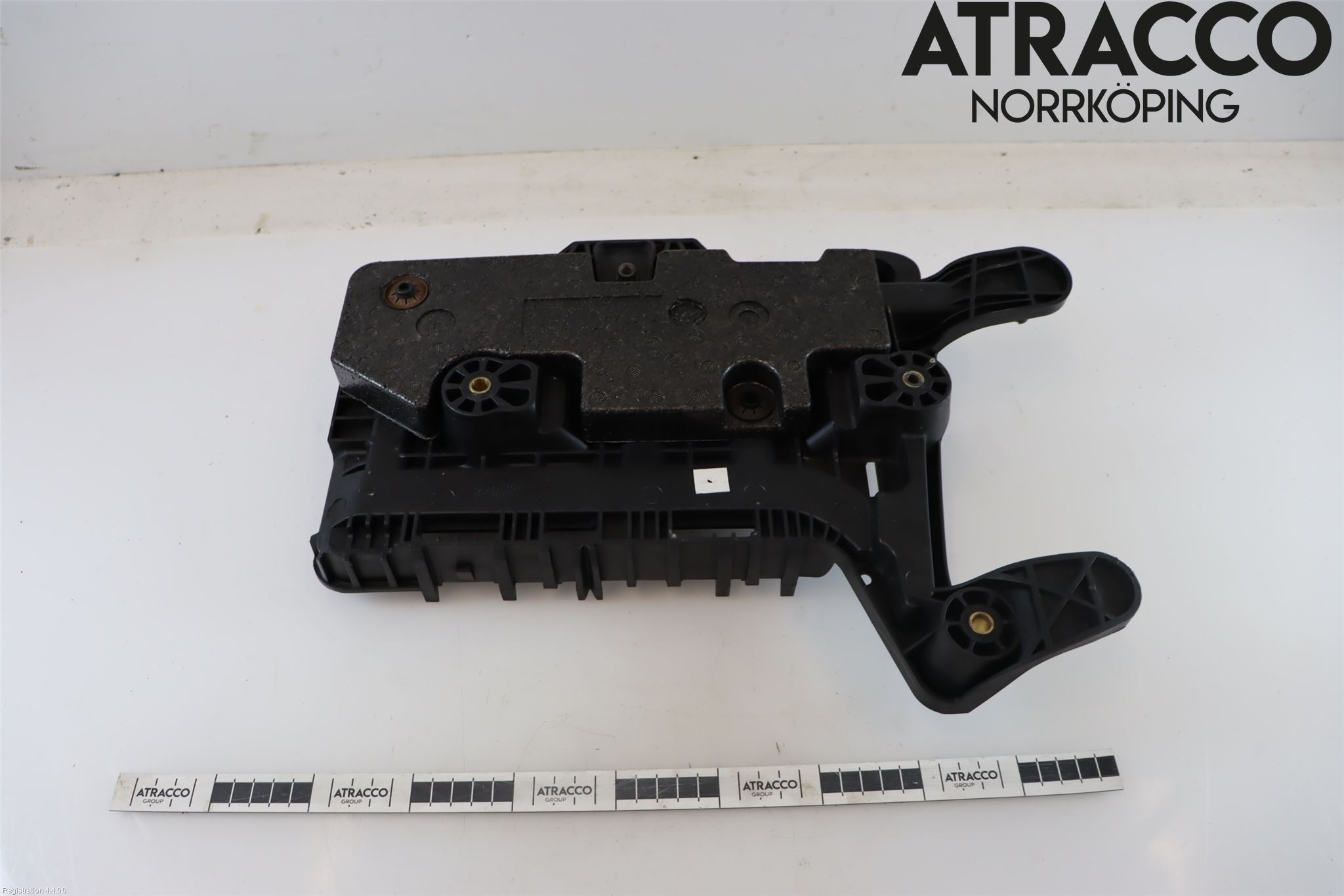 Volkswagen VW PASSAT 11-14 Batterilåda-Fäste-Hållare