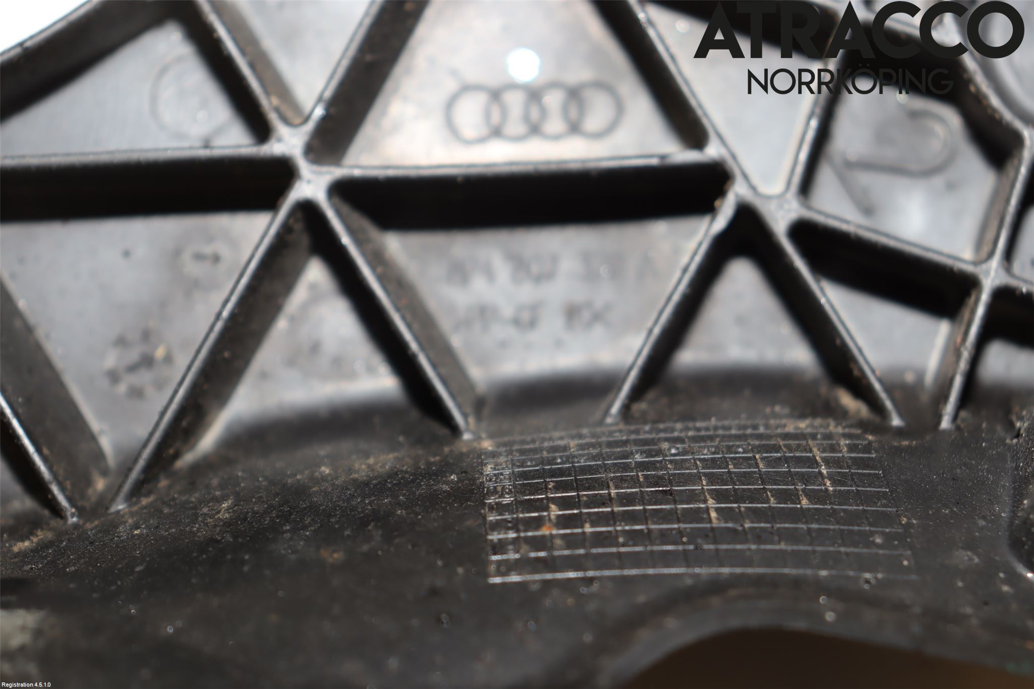 Audi A3/S3 05-13 Stötfångarfäste Bak Hö