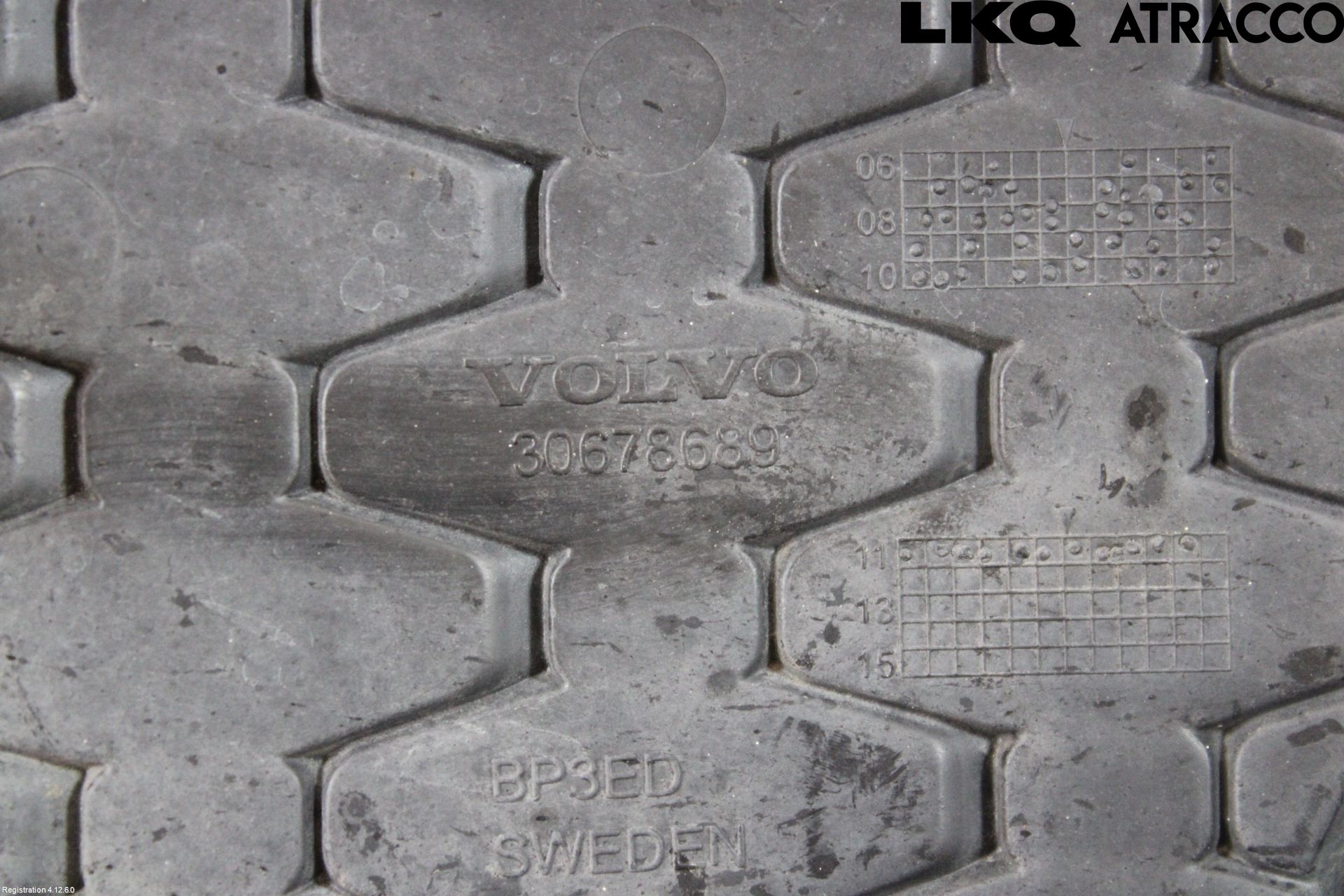 Volvo XC70 08-13 Dimljussarg Fram