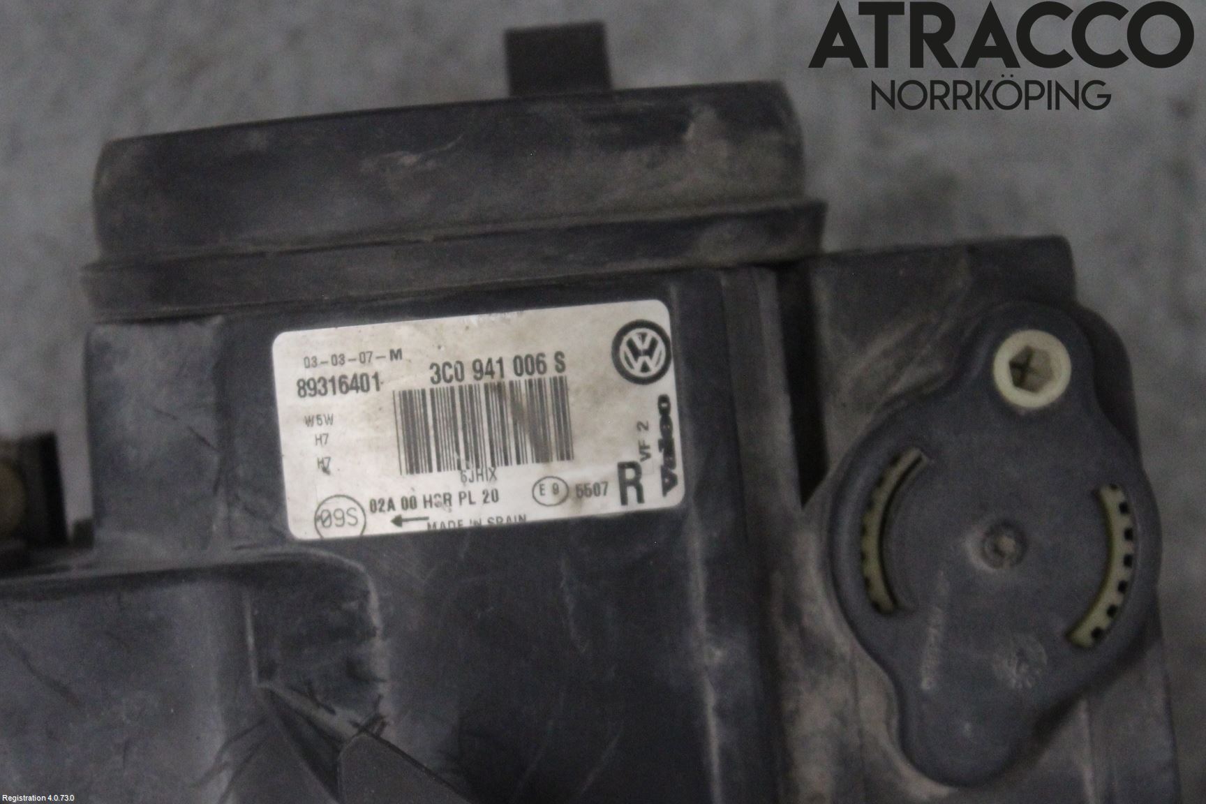 Volkswagen VW PASSAT 05-11 Strålkastare Höger