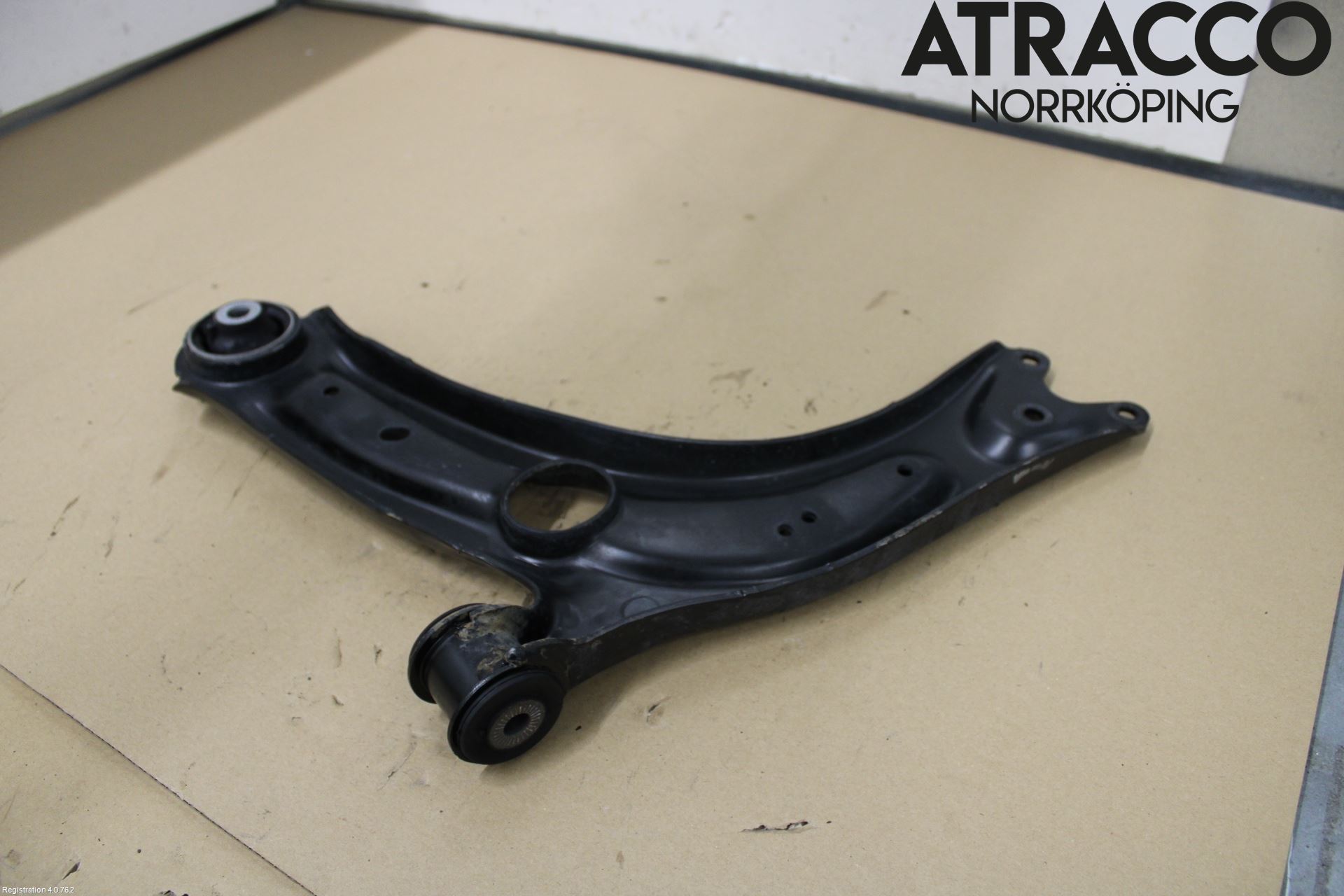 Volkswagen VW PASSAT 15-19 Bärarm Fram Undre Hö