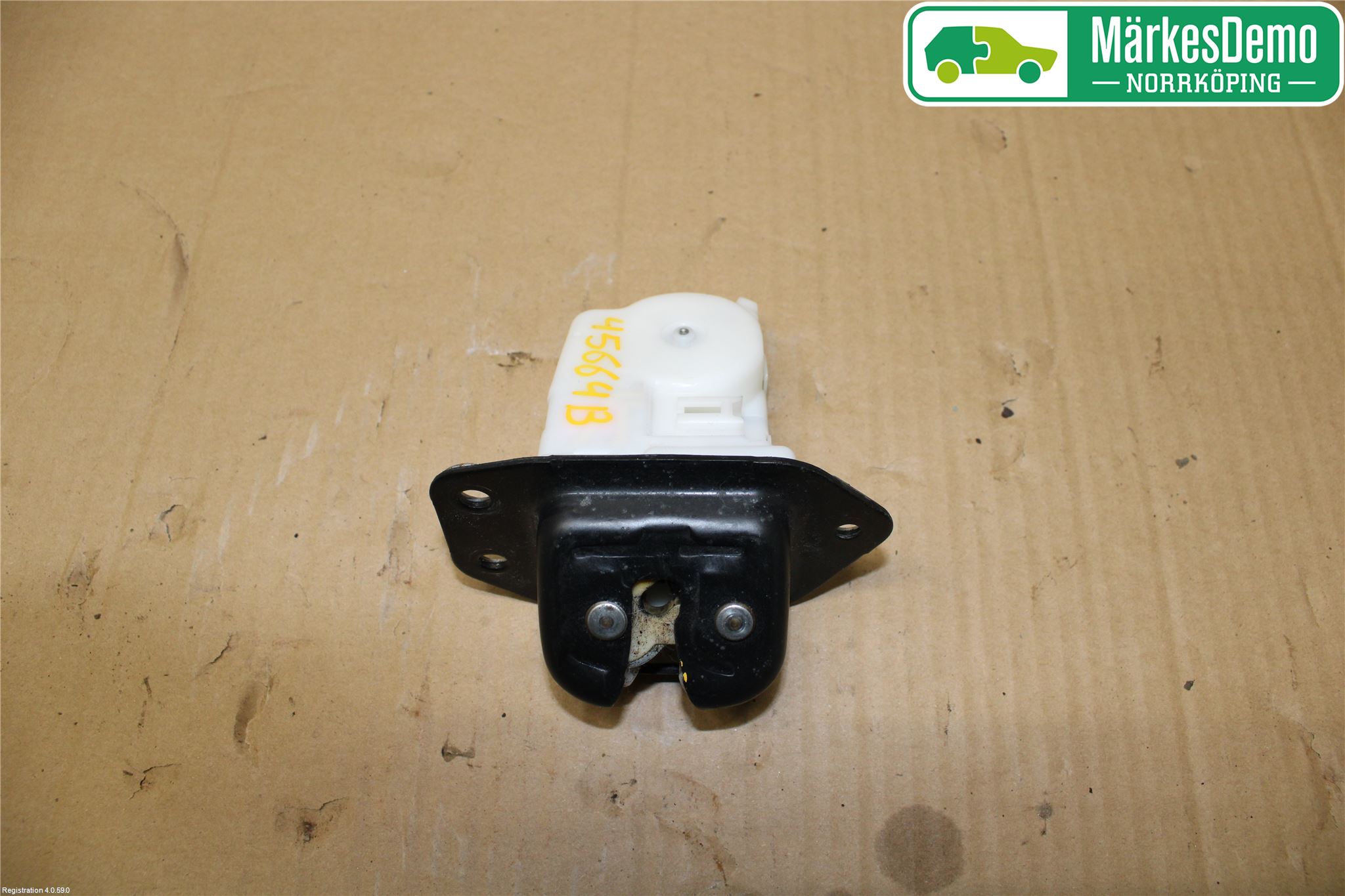 Nissan JUKE 10-14 Låskista Baklucka