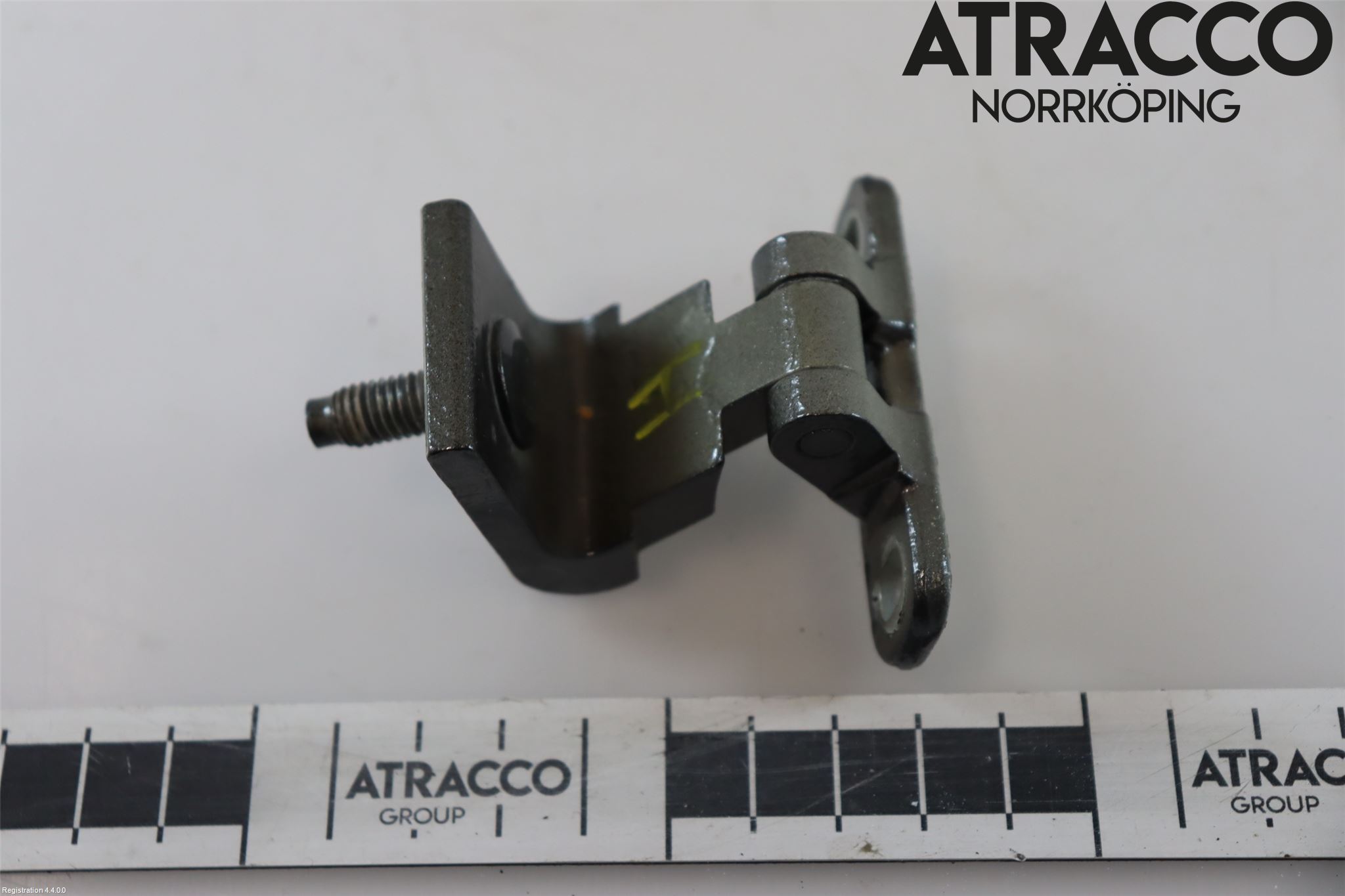 Skoda KODIAQ 17-24 Bakluckegångjärn Hö