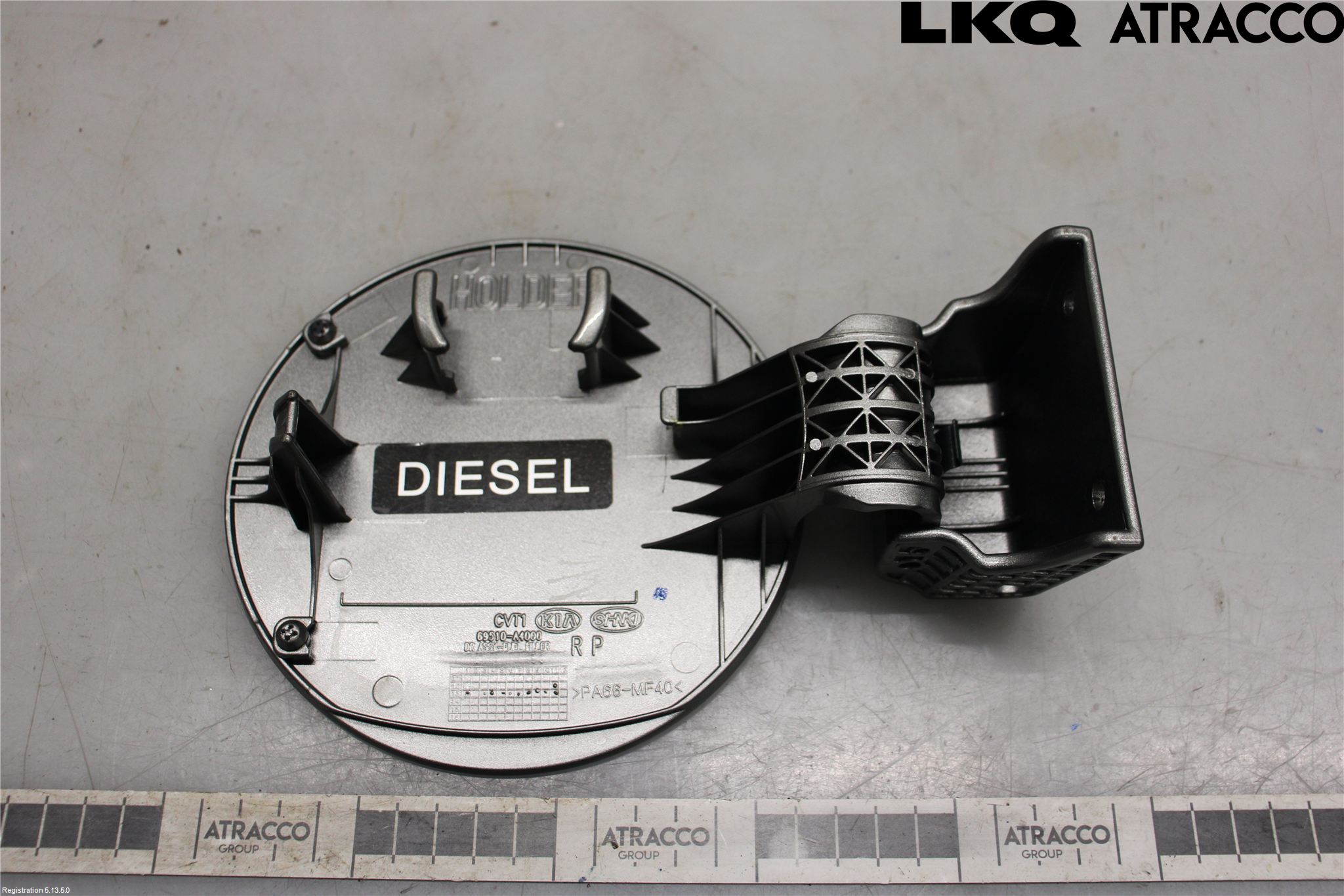 Kia CARENS III 13-19 Tanklucka