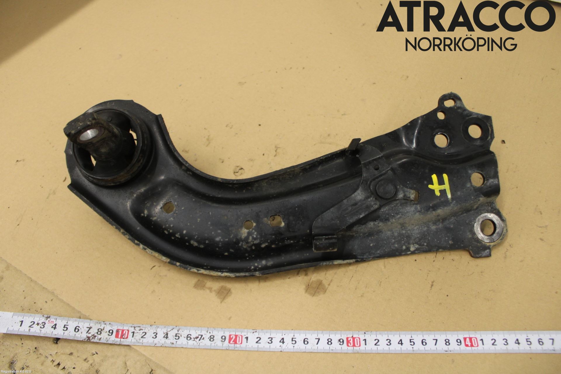 Toyota RAV4 19- Bärarm Bak Höger