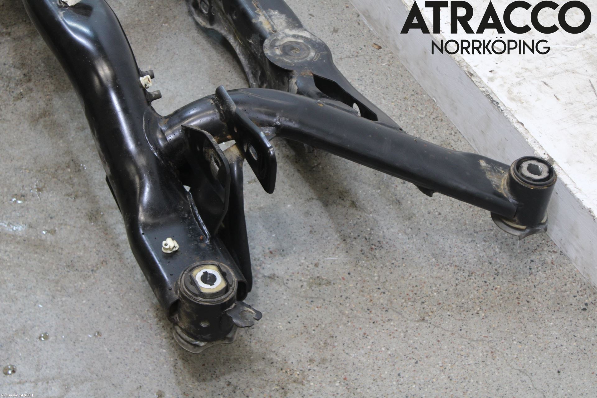 Skoda KODIAQ 17-24 Bakaxelbalk