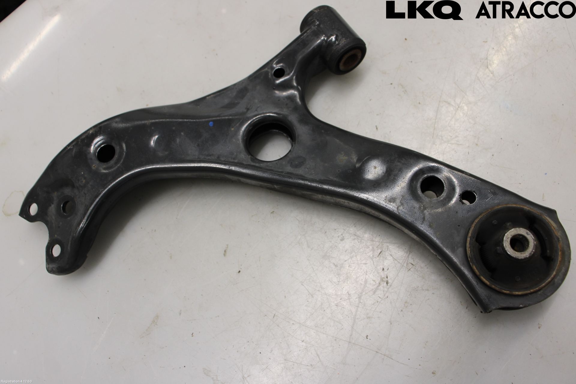 Toyota COROLLA 19- Bärarm Fram Undre Vä