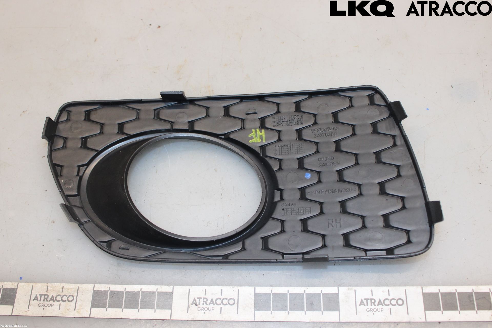 Volvo XC70 08-13 Dimljussarg Fram
