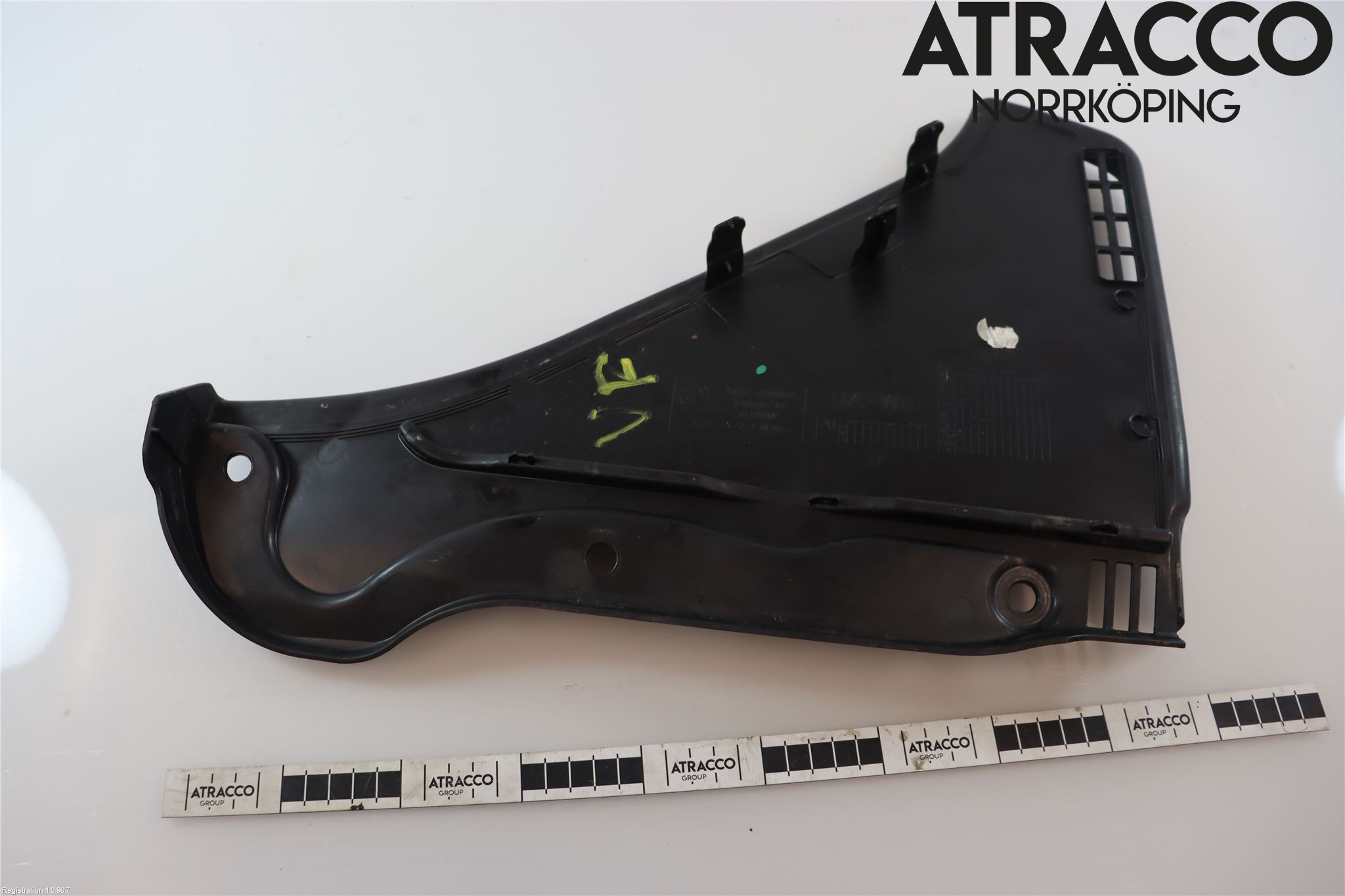 BMW 5 F10/F11/F18 09-17 Torpedplåt-Torpedplast