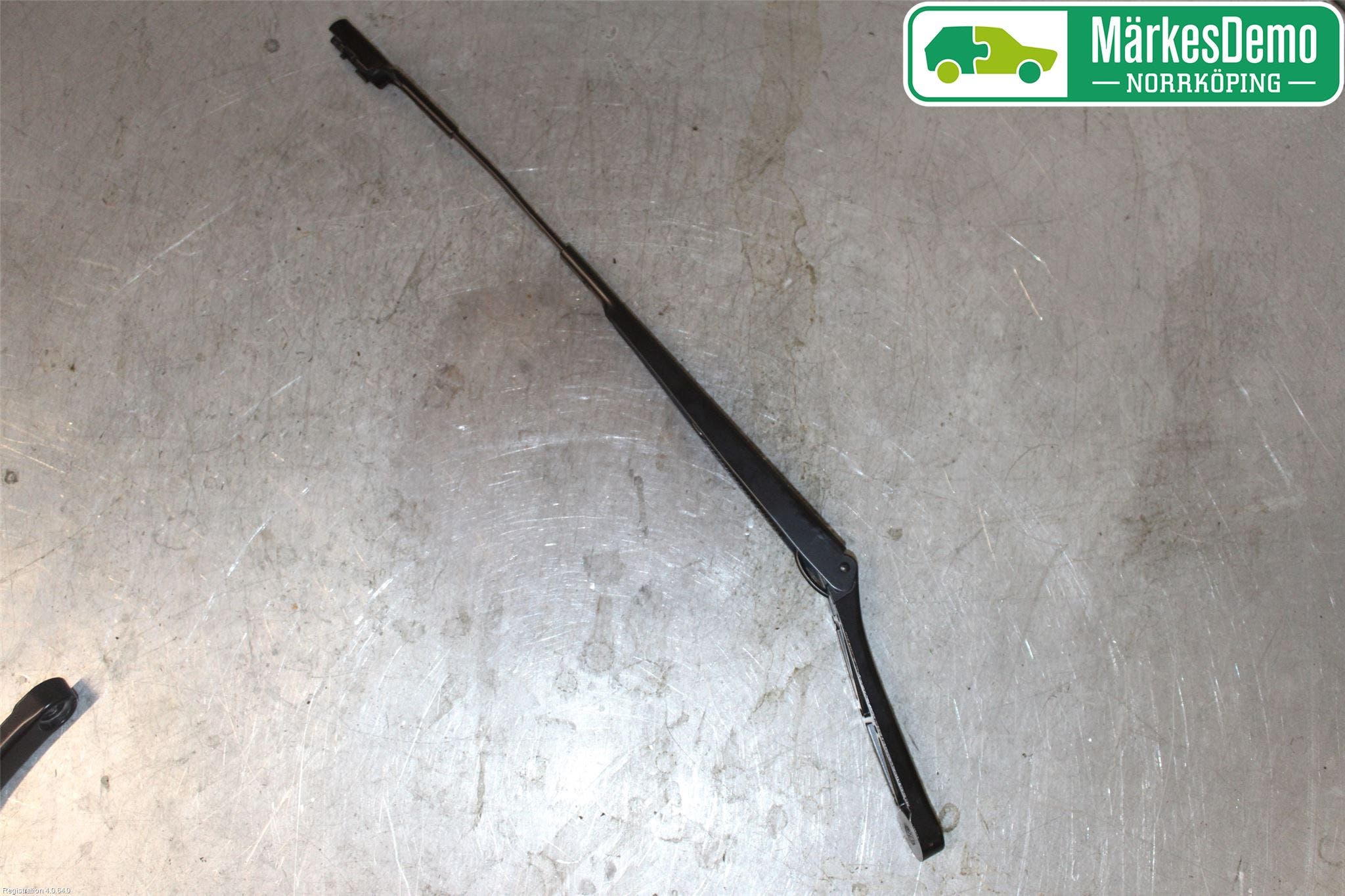 Volkswagen VW GOLF / E-GOLF VII 13-20 Torkararm Armar Vindruta