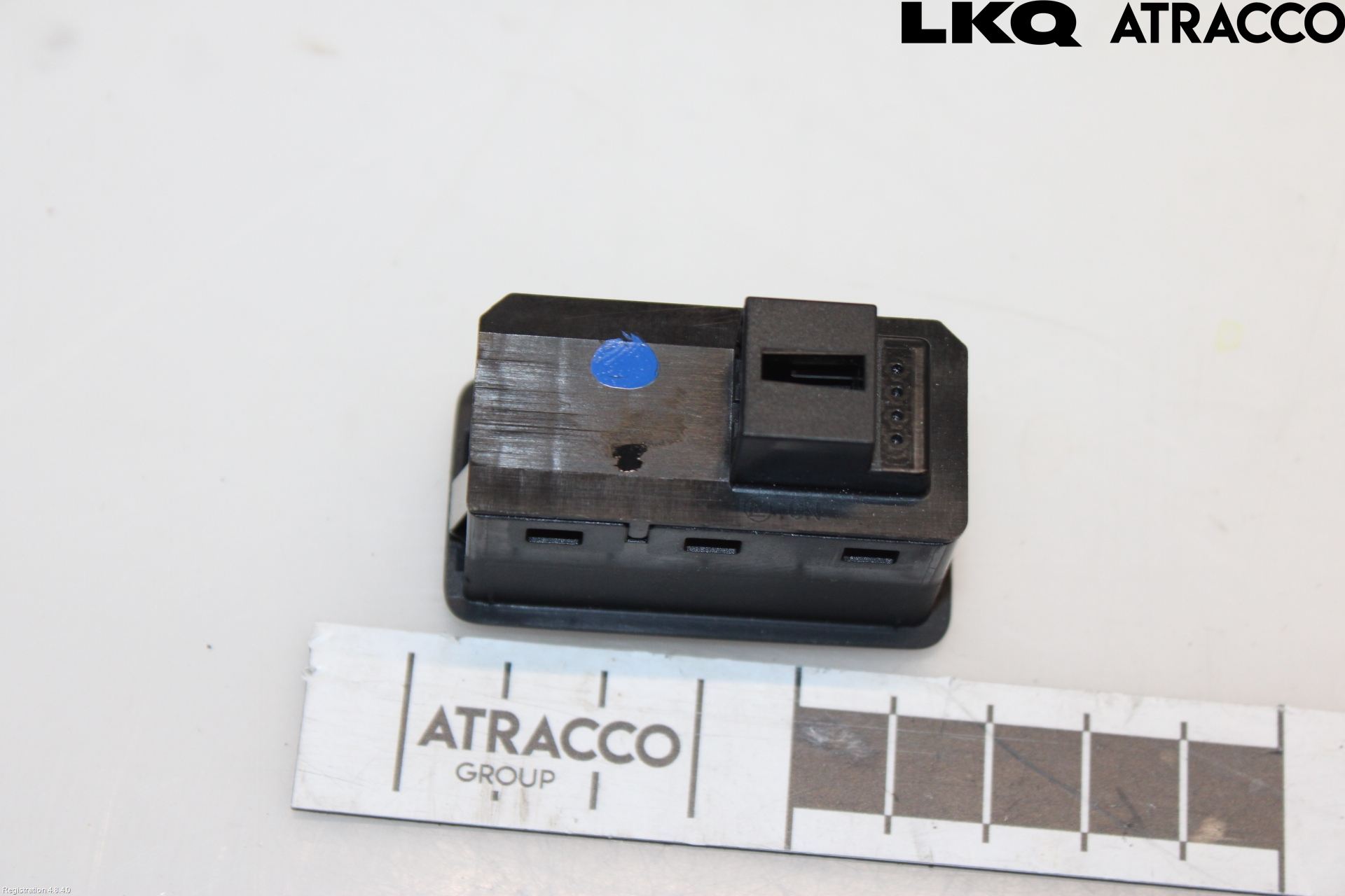 Audi A4/S4 B9 20- Strömställare Baklucka