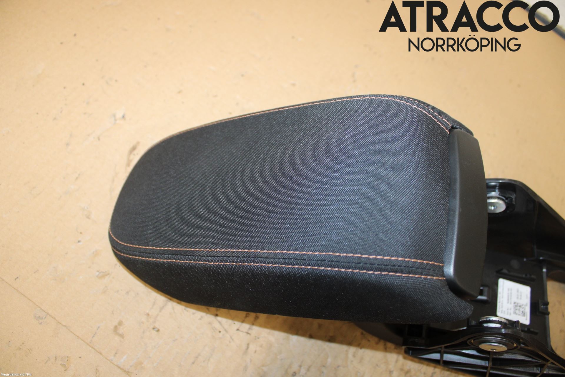 Skoda KAMIQ 20- Inredning Armstöd