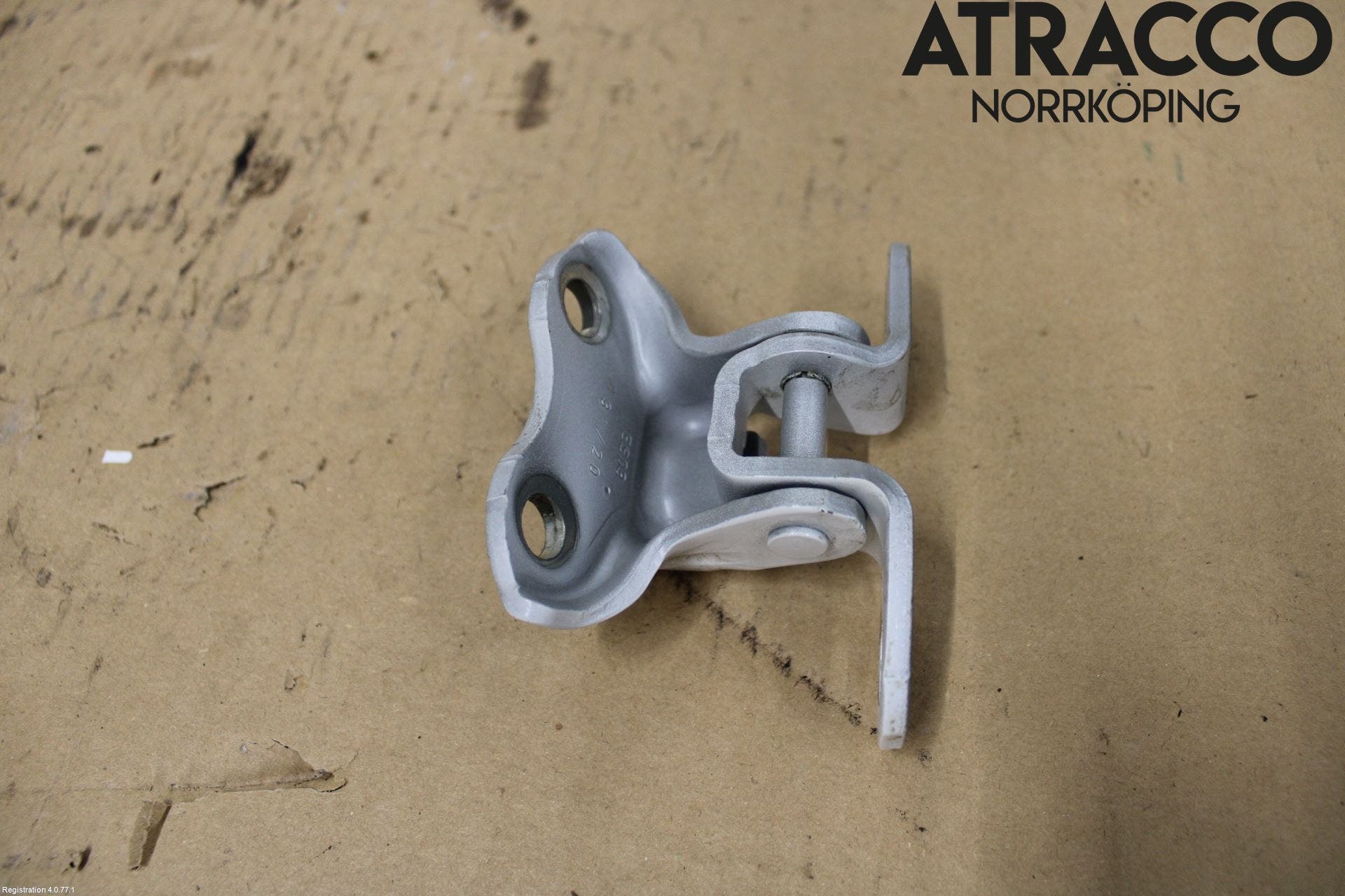 Toyota YARIS XP21 20- Dörrgångjärn