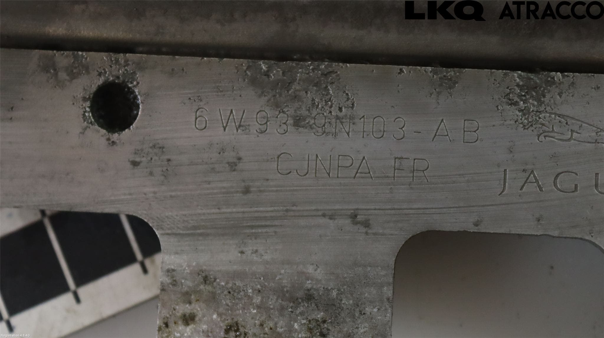 Jaguar XJ X351        10- Bränslekylare