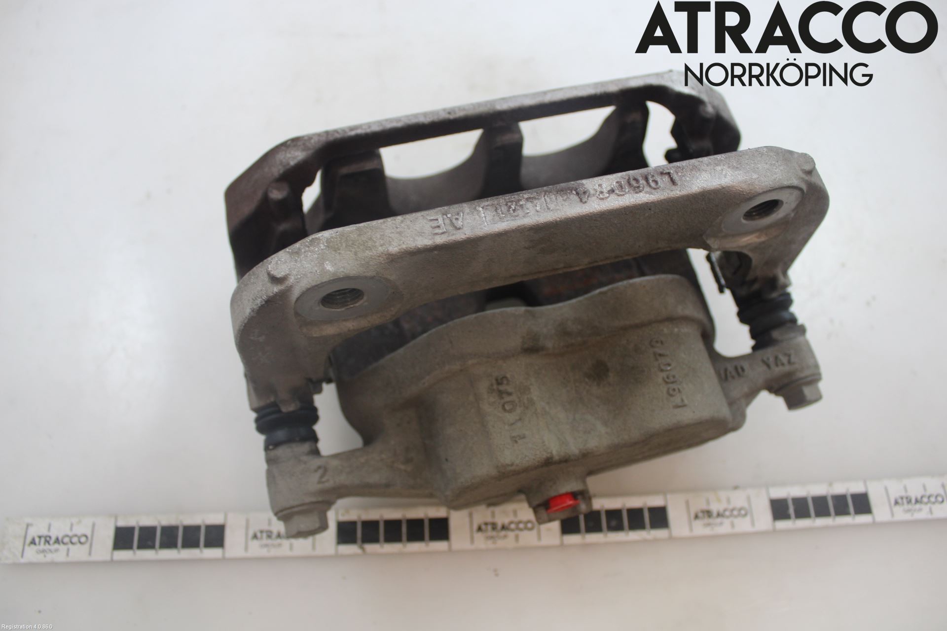 Audi Q4 E-TRON FZ 22- Bromsok Fram Höger