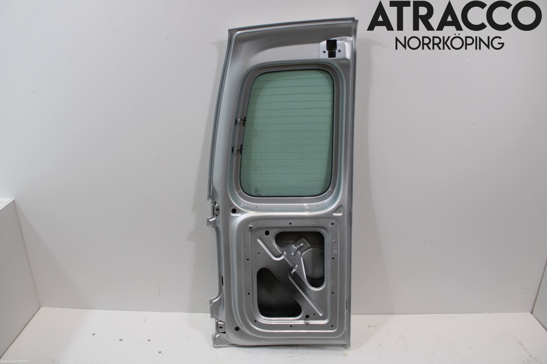 Volkswagen VW CADDY      04-10 Dörr Bak Van-Skåp Höger