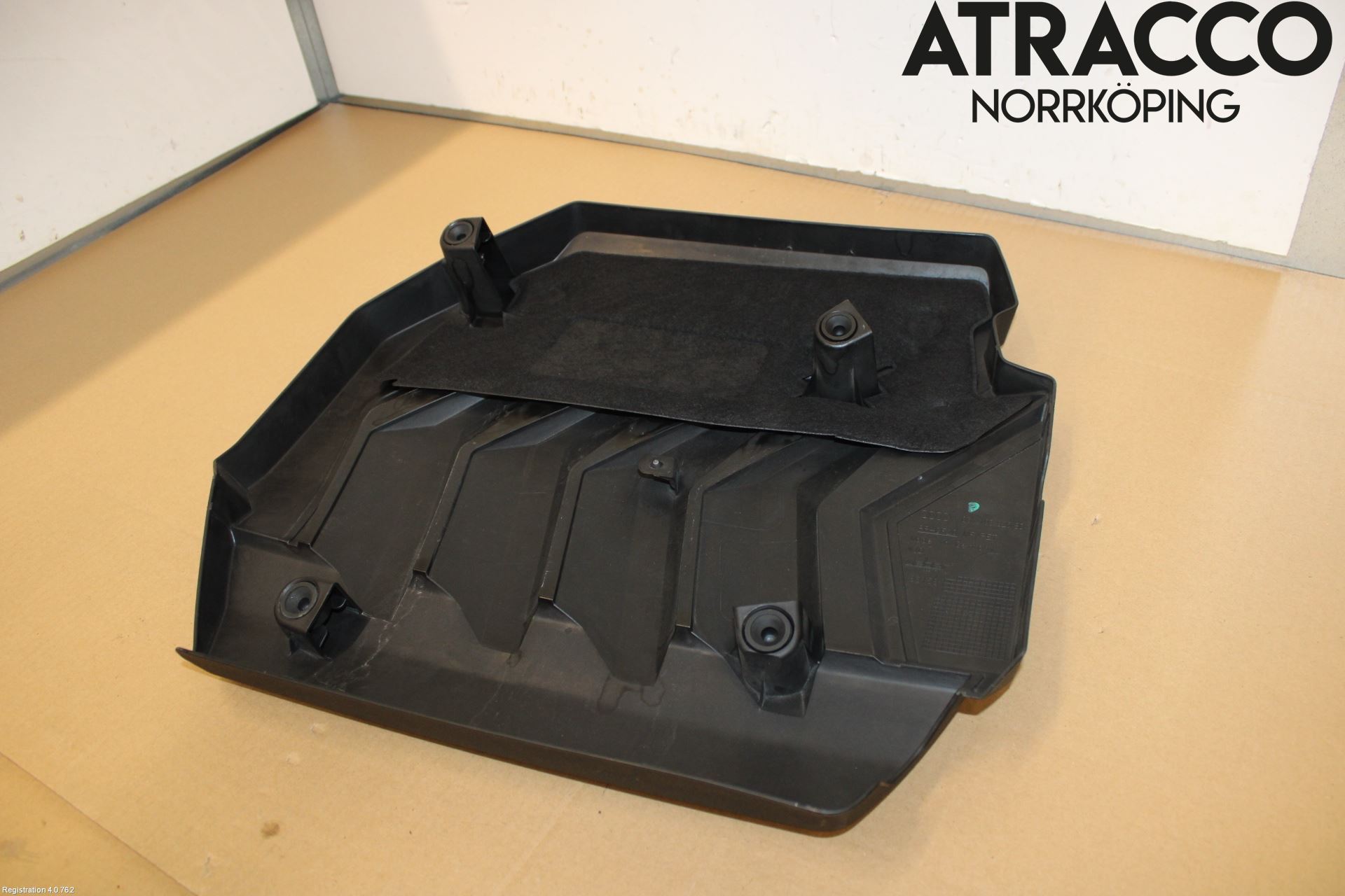 Audi Q2/SQ2 17- Motorkåpa