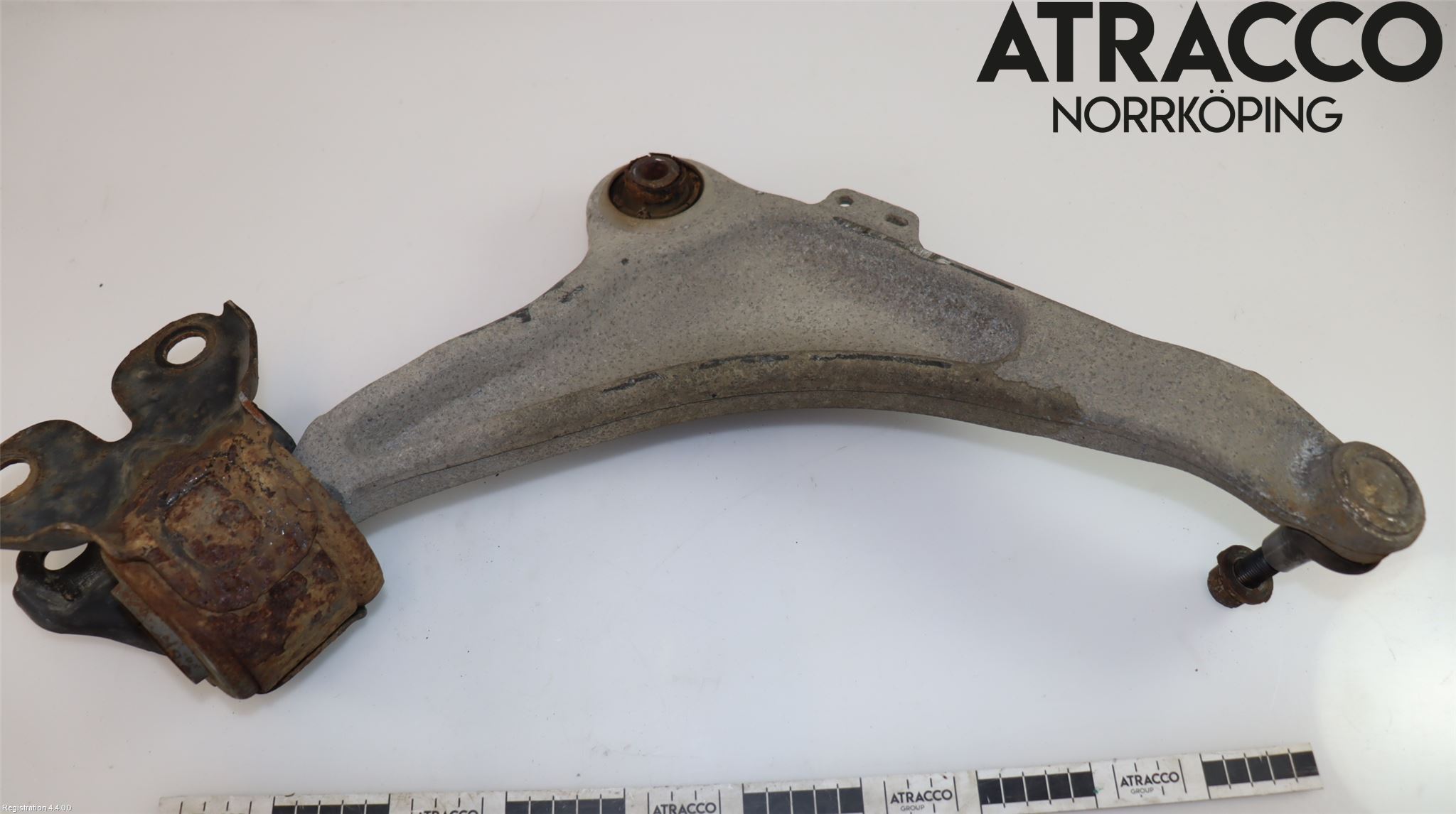 Volvo V60 11-13 Bärarm Fram Undre Vä