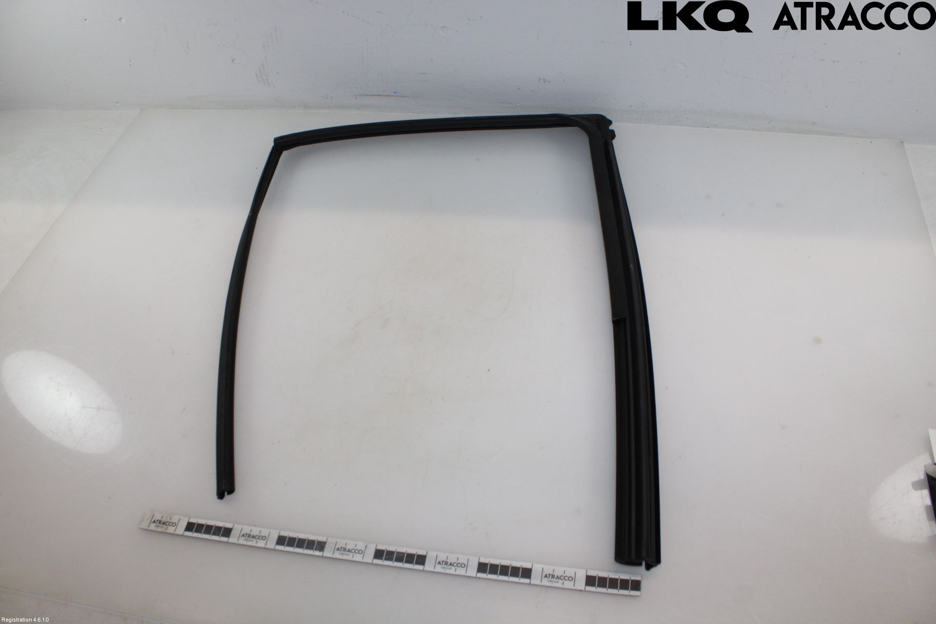 Toyota YARIS CROSS XP21 21- Dörr Dekorlist Bak Vä