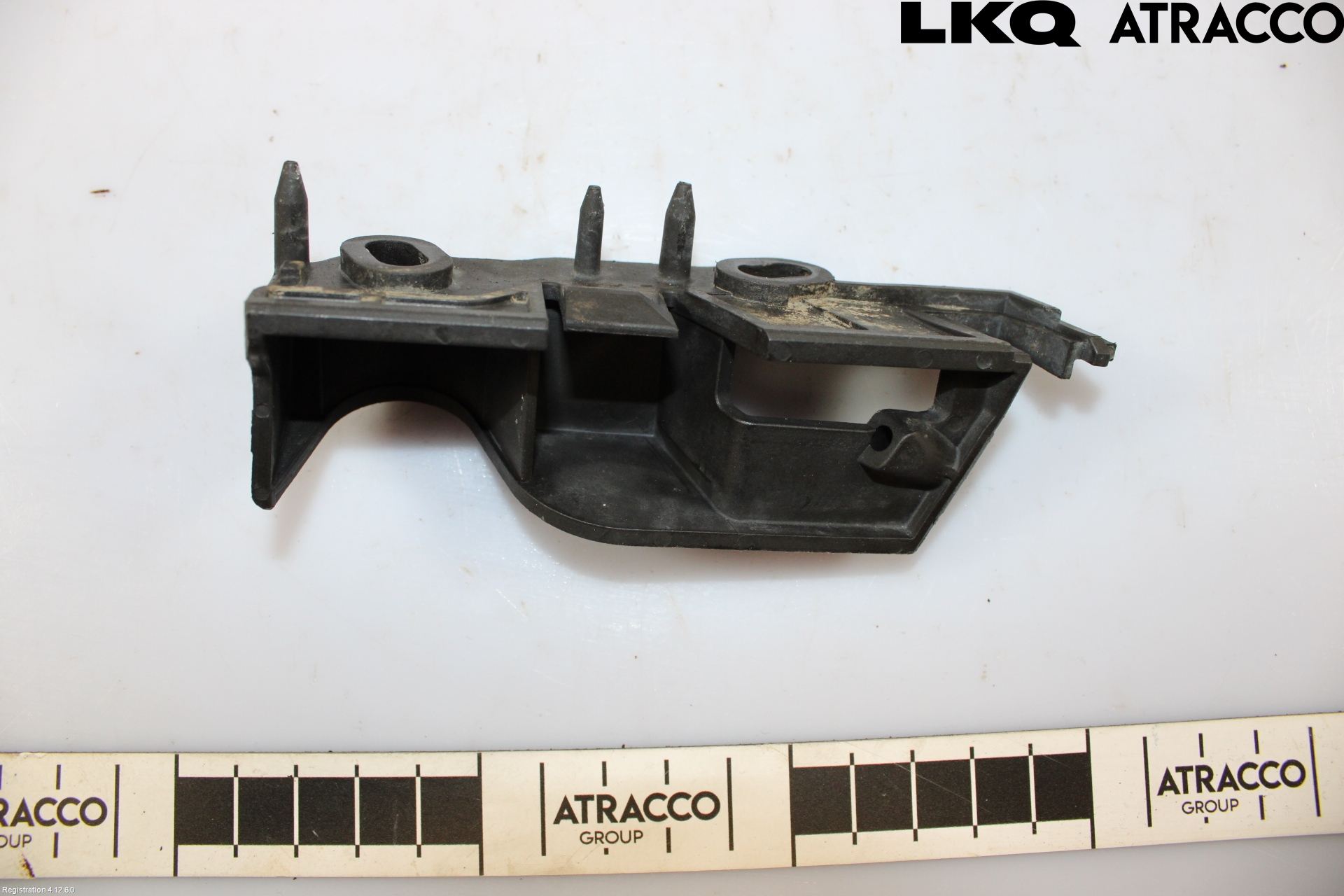 Audi A4 12-15 Stötfångarfäste Fram Vä