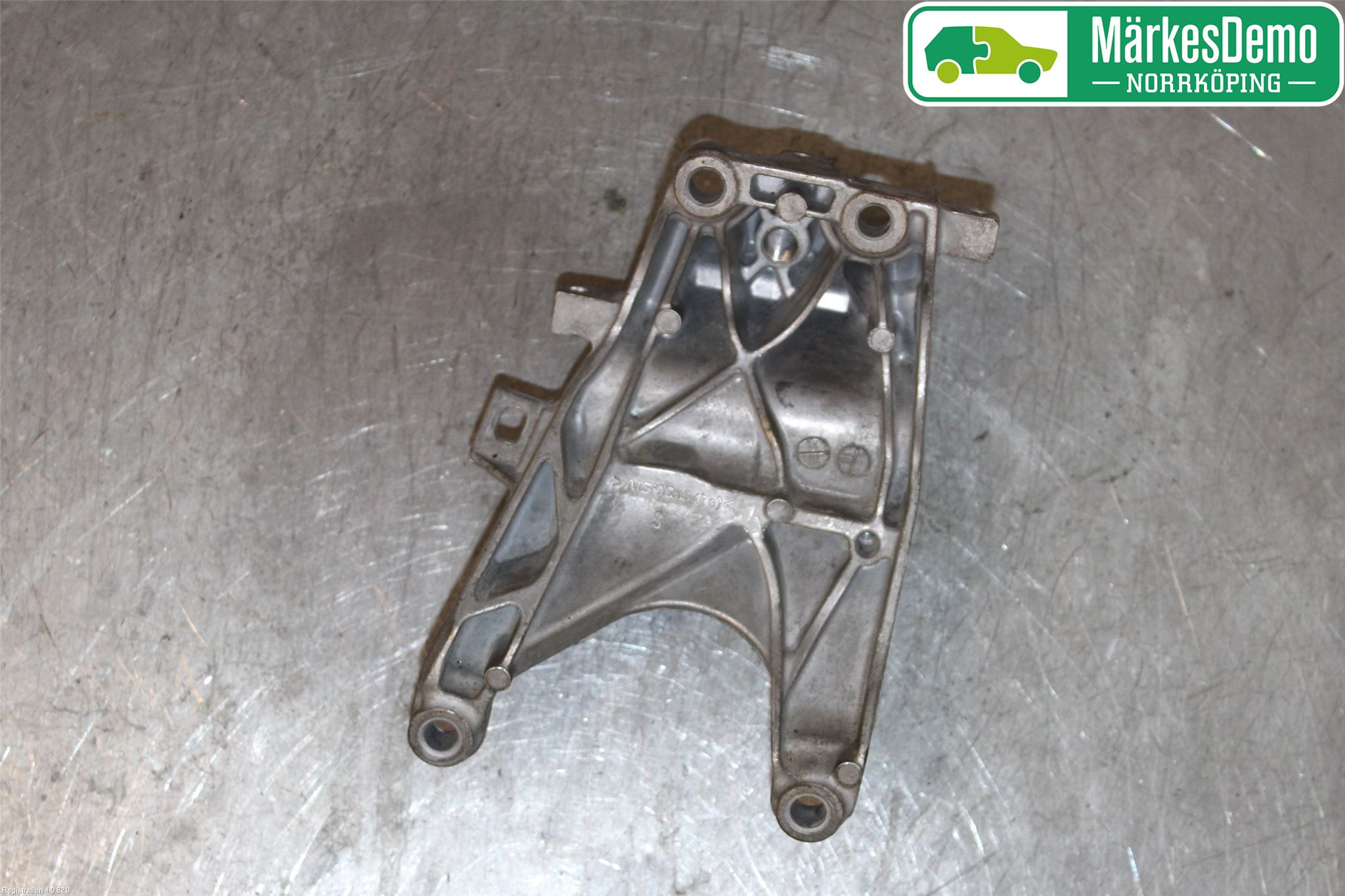 Audi A4/S4 B9 20- Motorfäste