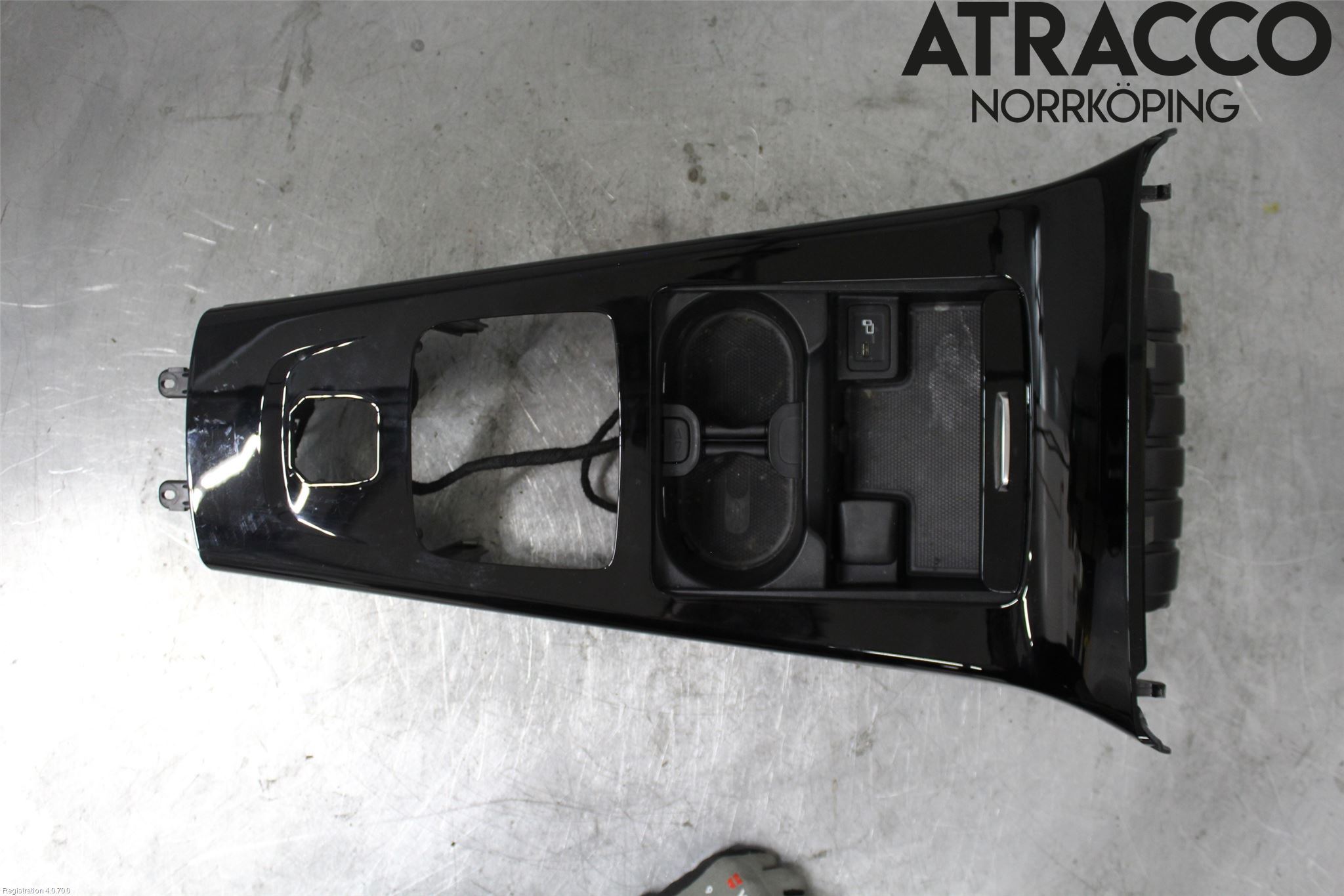 Mercedes-Benz MB CLA-KLASS (C118/X118) 19- Instrumentkonsoll Mitt