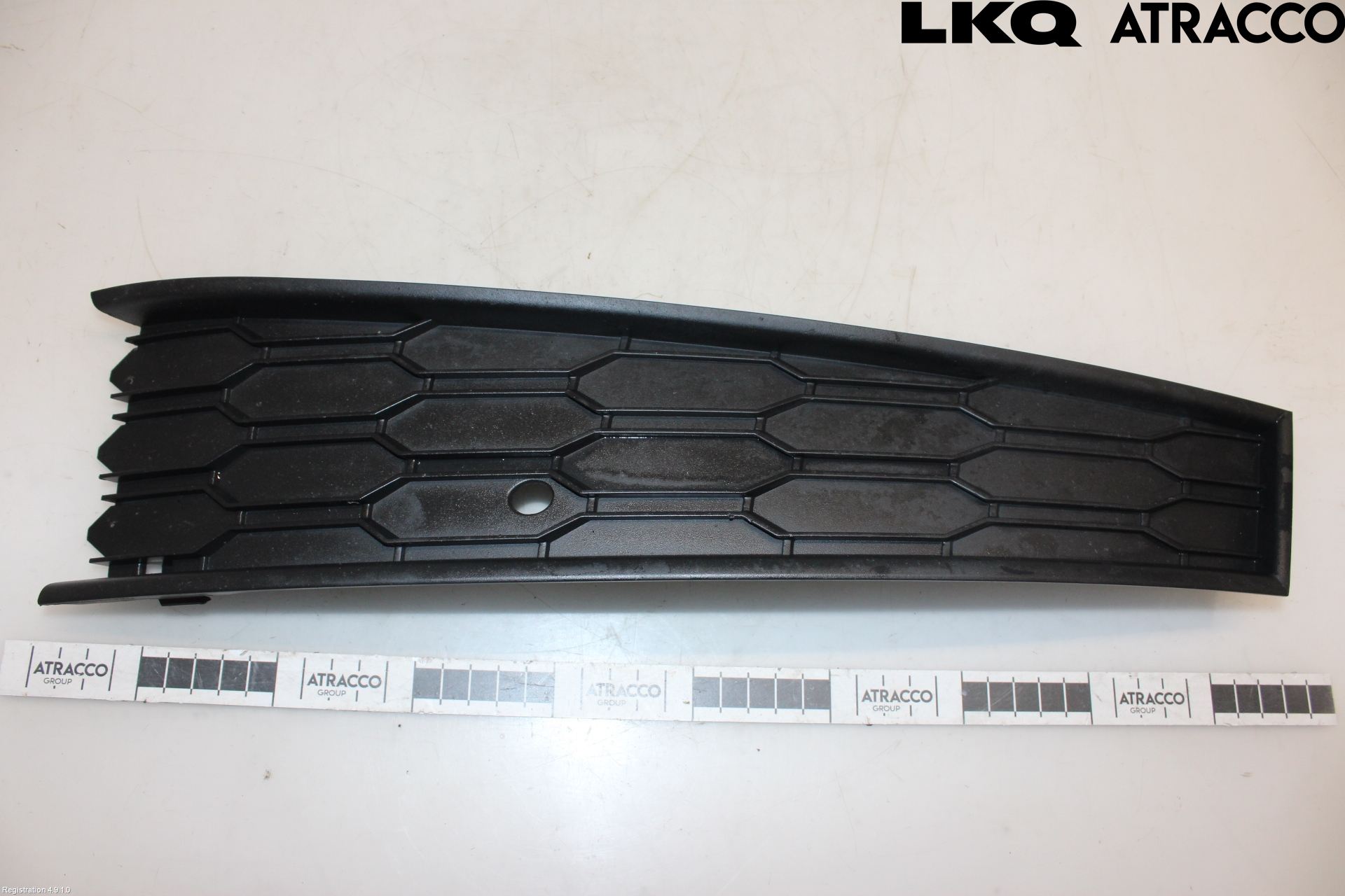 Skoda SCALA 19- Grilldel Höger