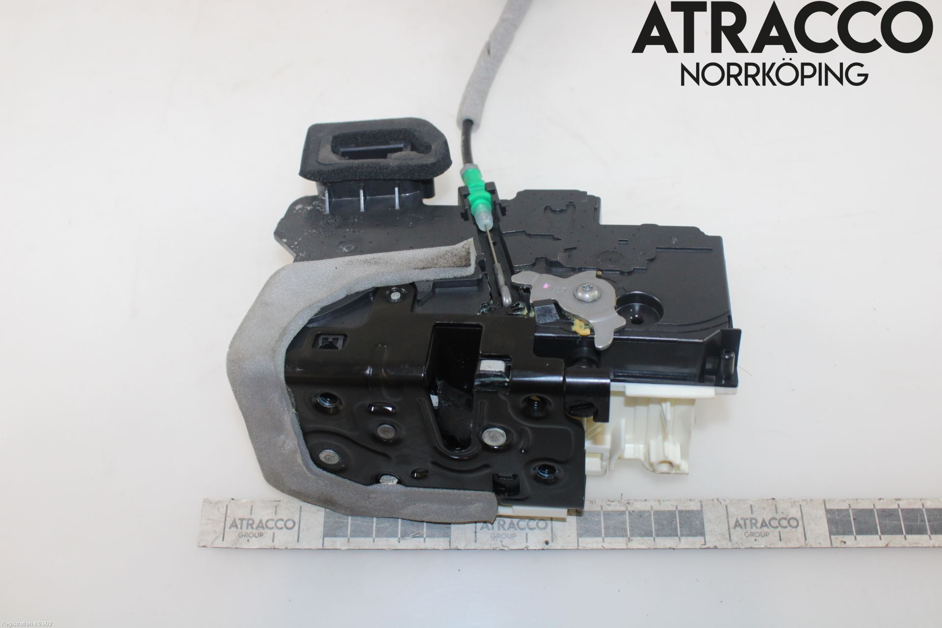 Audi A6 F2/C8 19- Låskista-Dörrlås