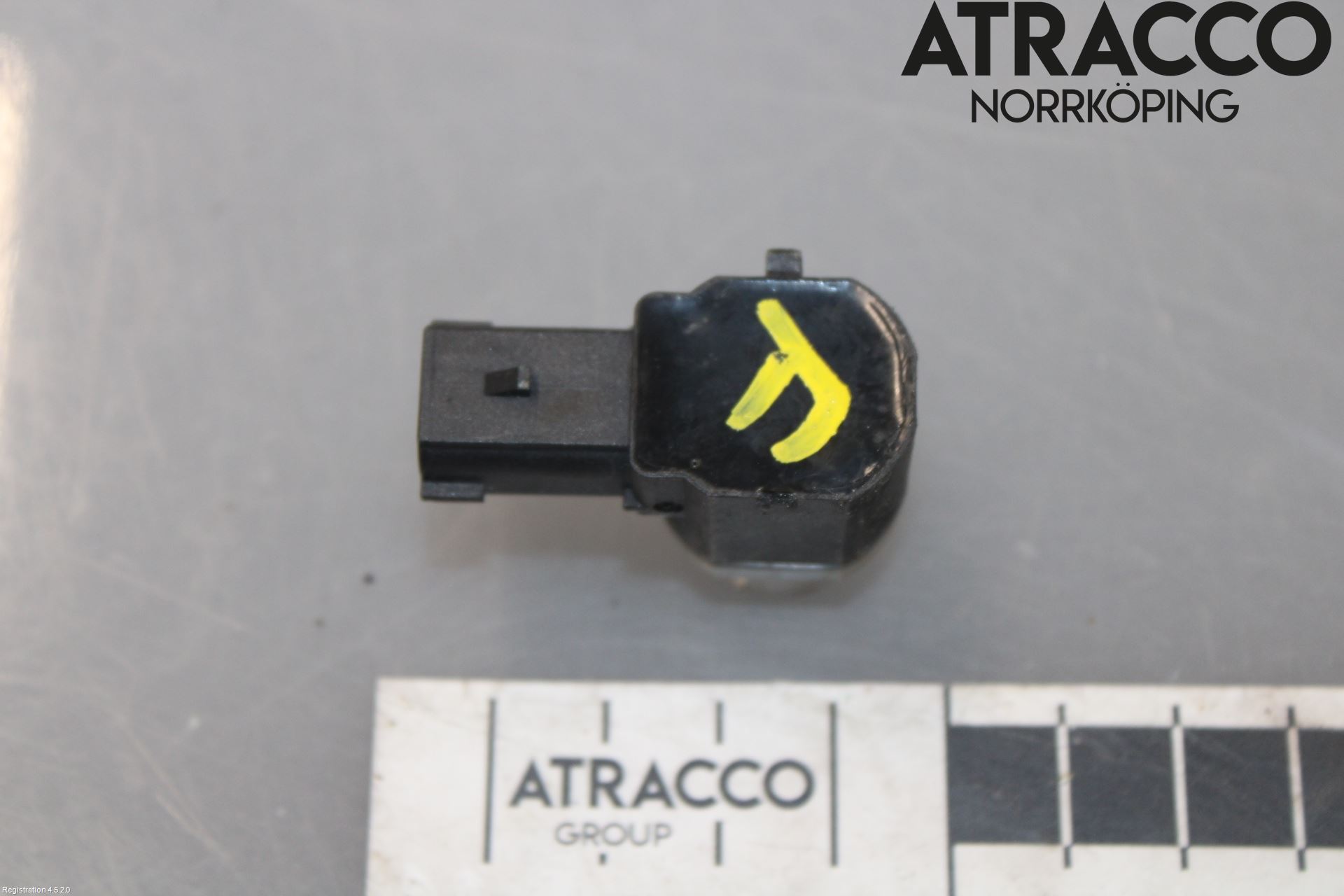 Ford KUGA 13-16 Parkeringshjälp Frontsensor