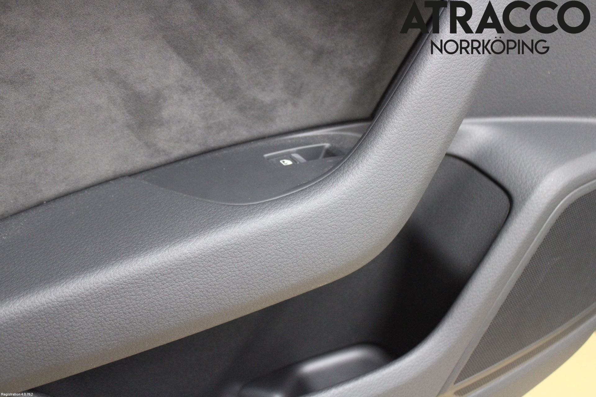 Audi A6 F2/C8 19- Dörrklädsel Vä