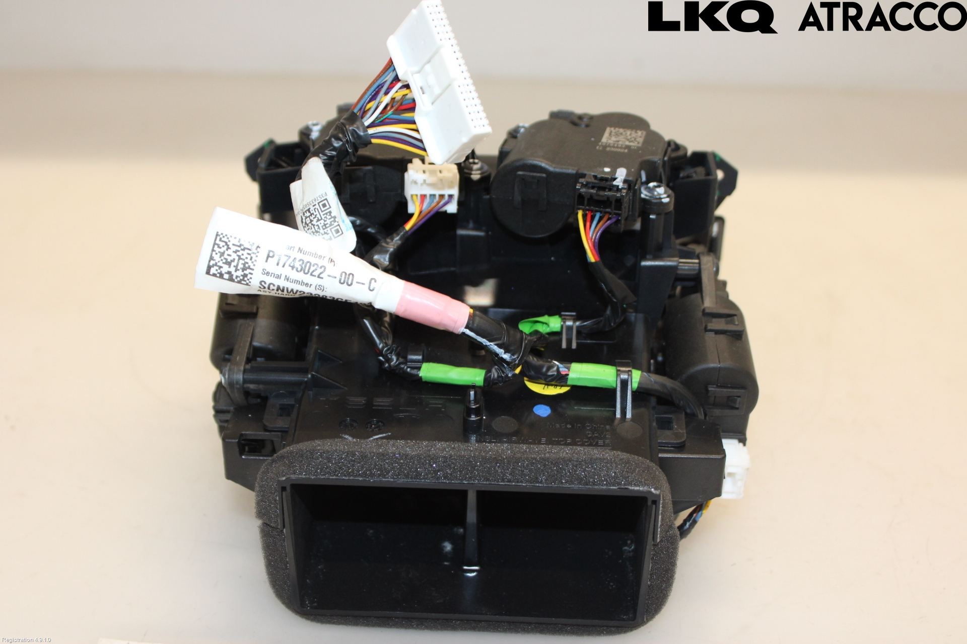 Tesla MODEL 3 17- Defrosterkanal-Munstycke