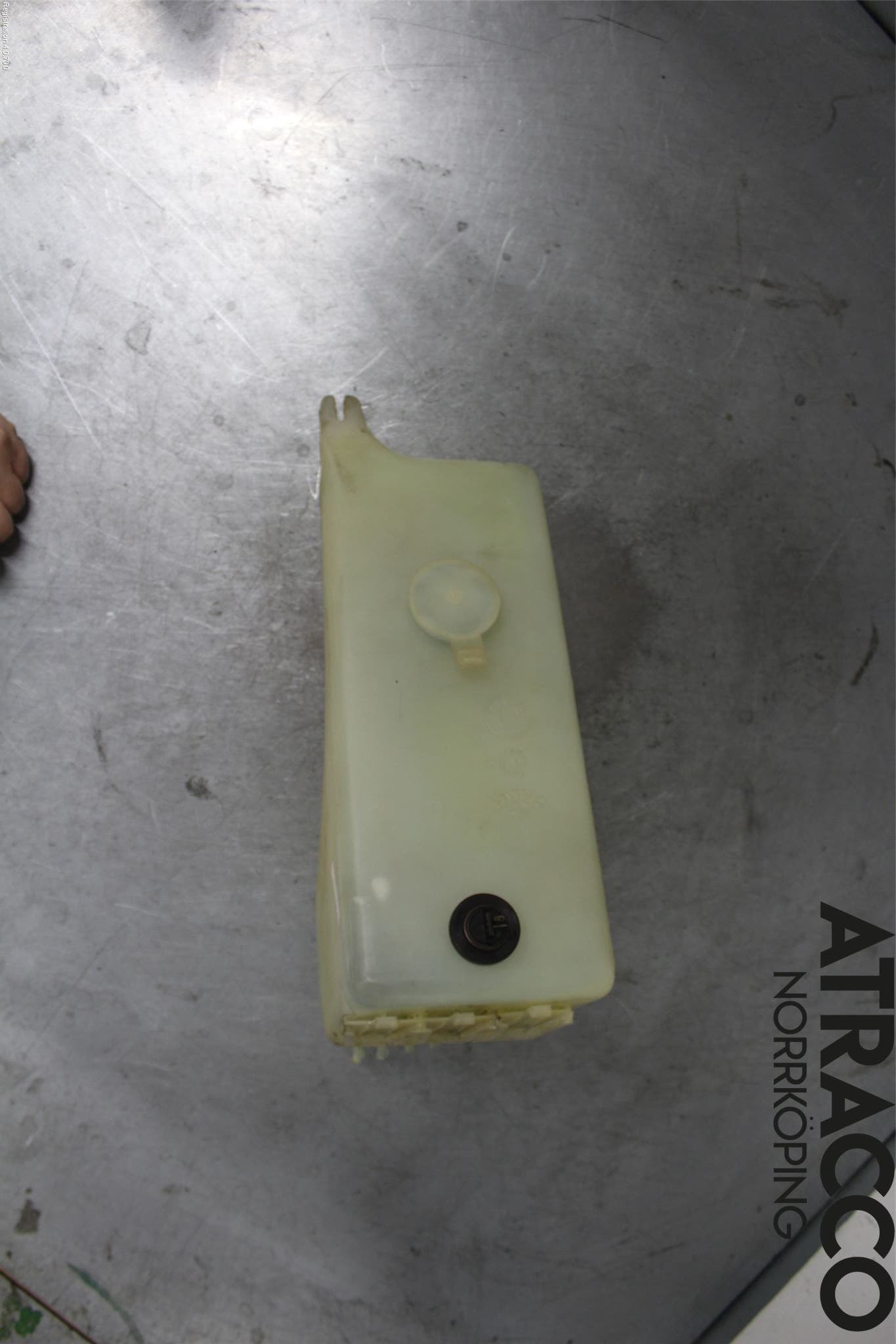 BMW 7 E23      77-86 Spolartank Vindruta