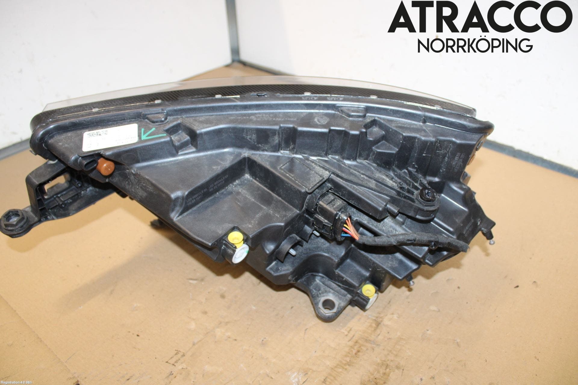 Skoda KAMIQ 20- Strålkastare Höger