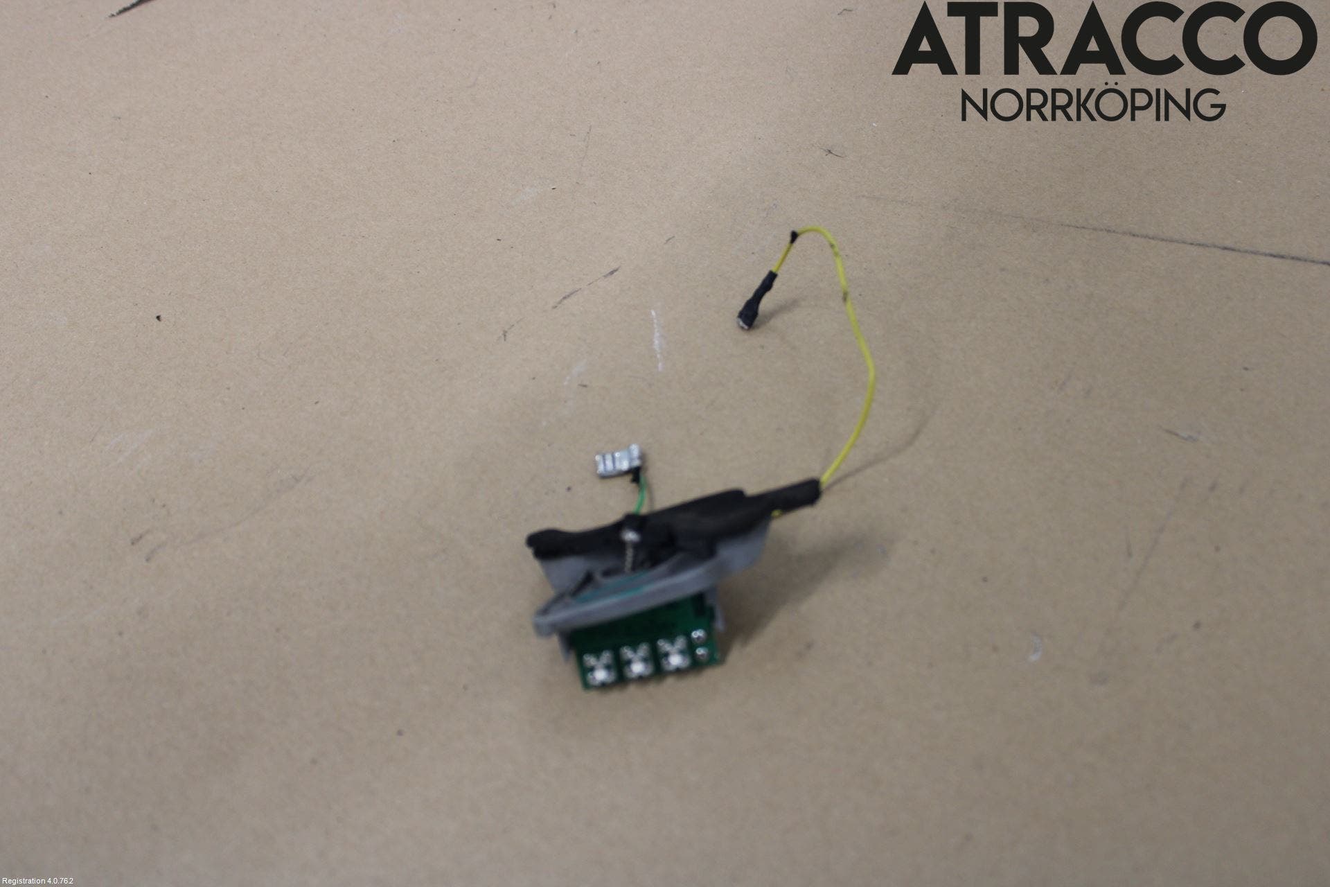 Saab 9-3 VER 2 Bakljusinsats-Lamphvä