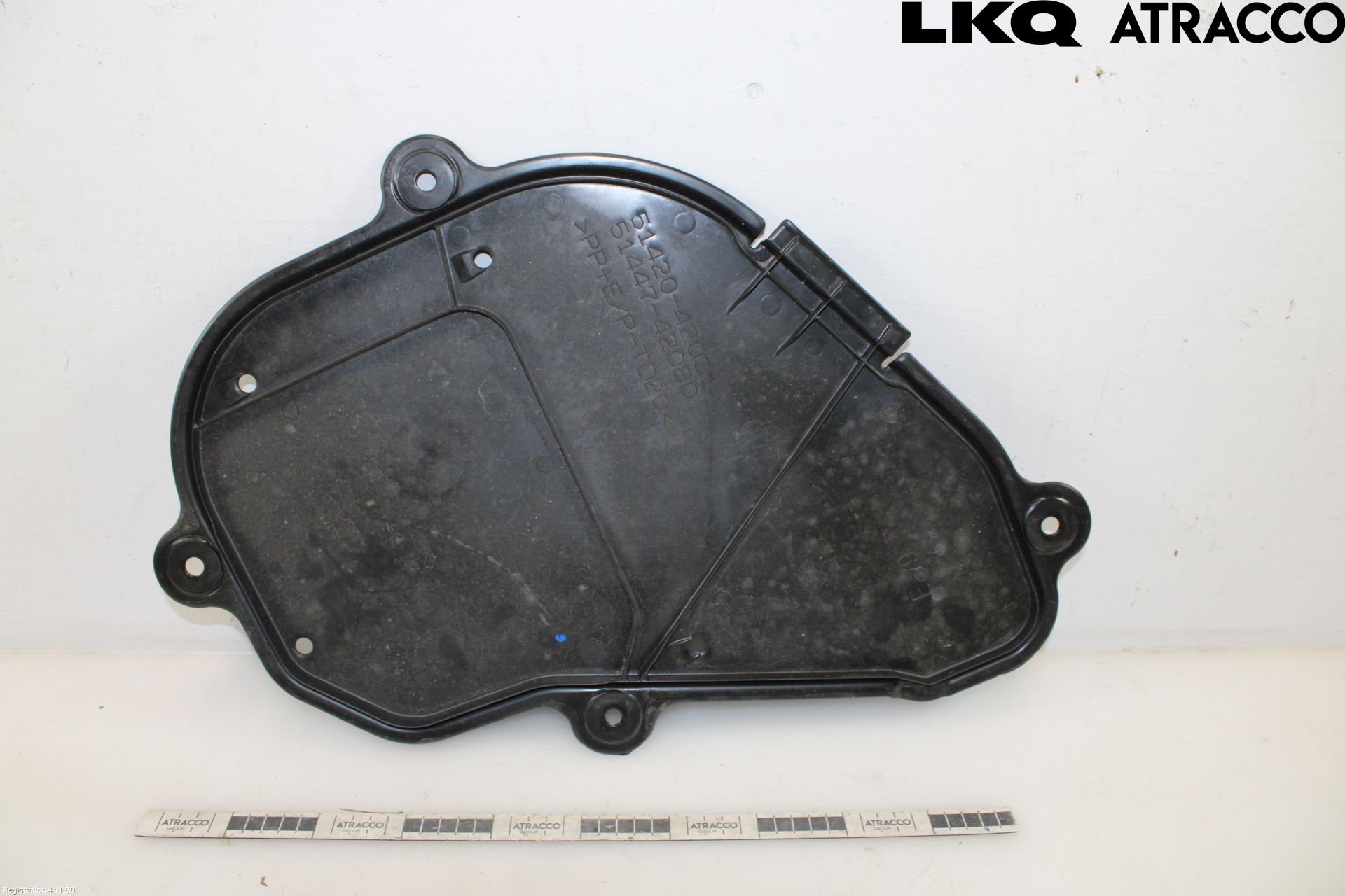 Toyota RAV4 19- Hasplåt Plåt-Plast