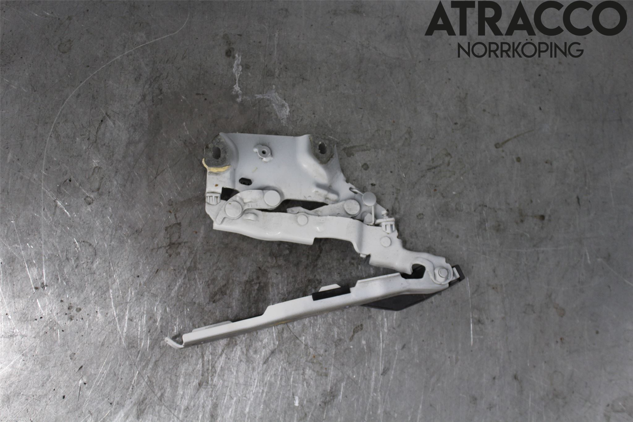 Audi A7 Sportback 4K 18- Huvgångjärn