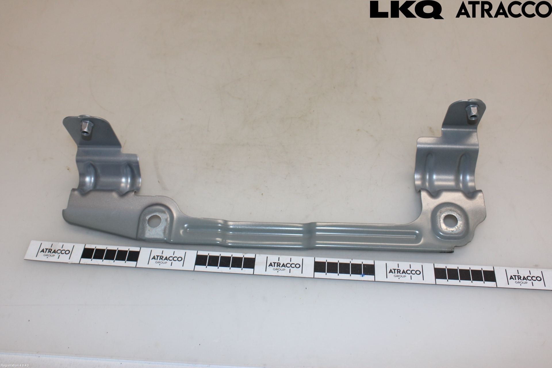 Audi A6 F2/C8 19- Skärmfäste Fram Hö