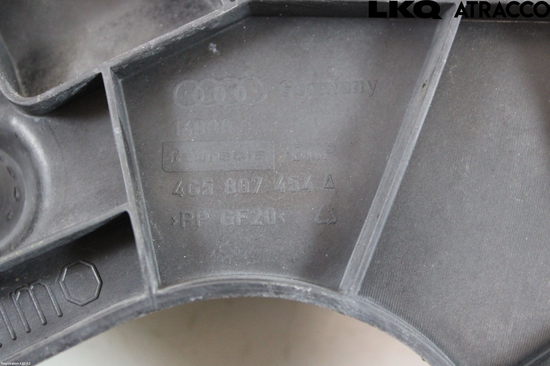 Audi A6/S6 4G 11-18 Stötfångarfäste Bak Hö