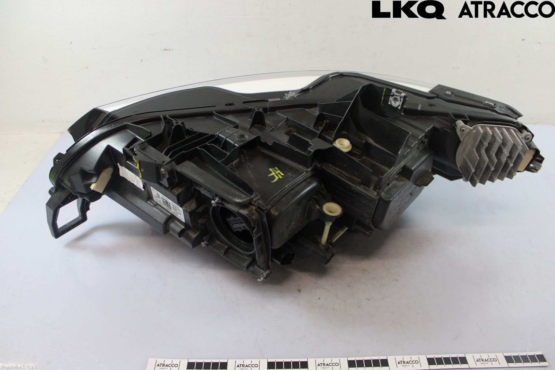 Volkswagen VW ID.7/TOURER 24- Strålkastare Höger