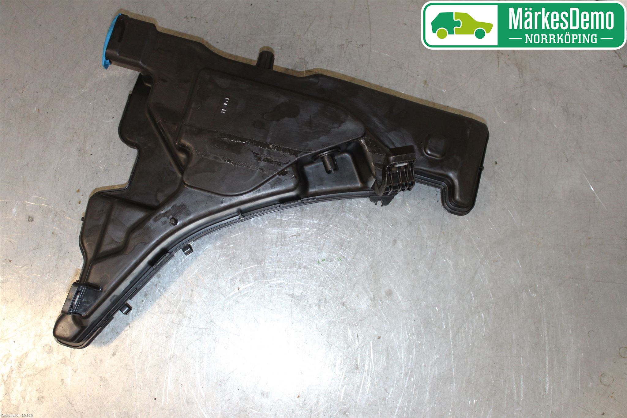 Audi A4/S4 B9 16-19 Spolartank Vindruta-Strål