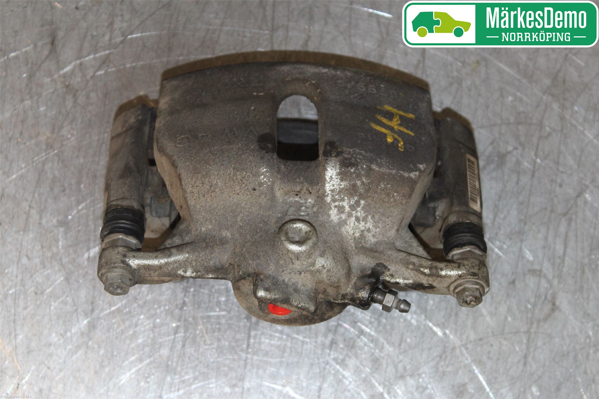 Volkswagen VW PASSAT 15-19 Bromsok Fram Höger
