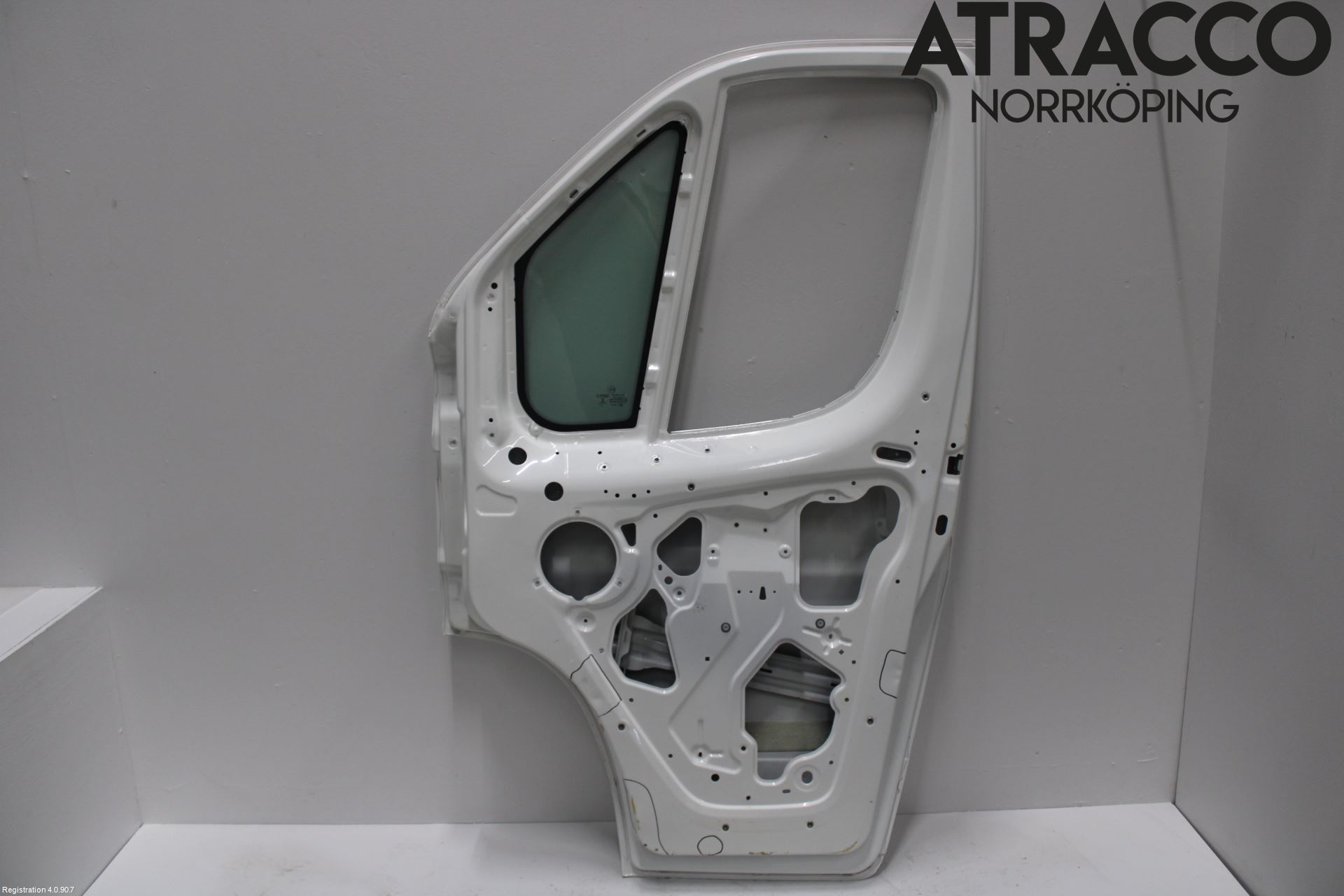 Peugeot BOXER/E-BOXER 15- Dörr Fram Höger