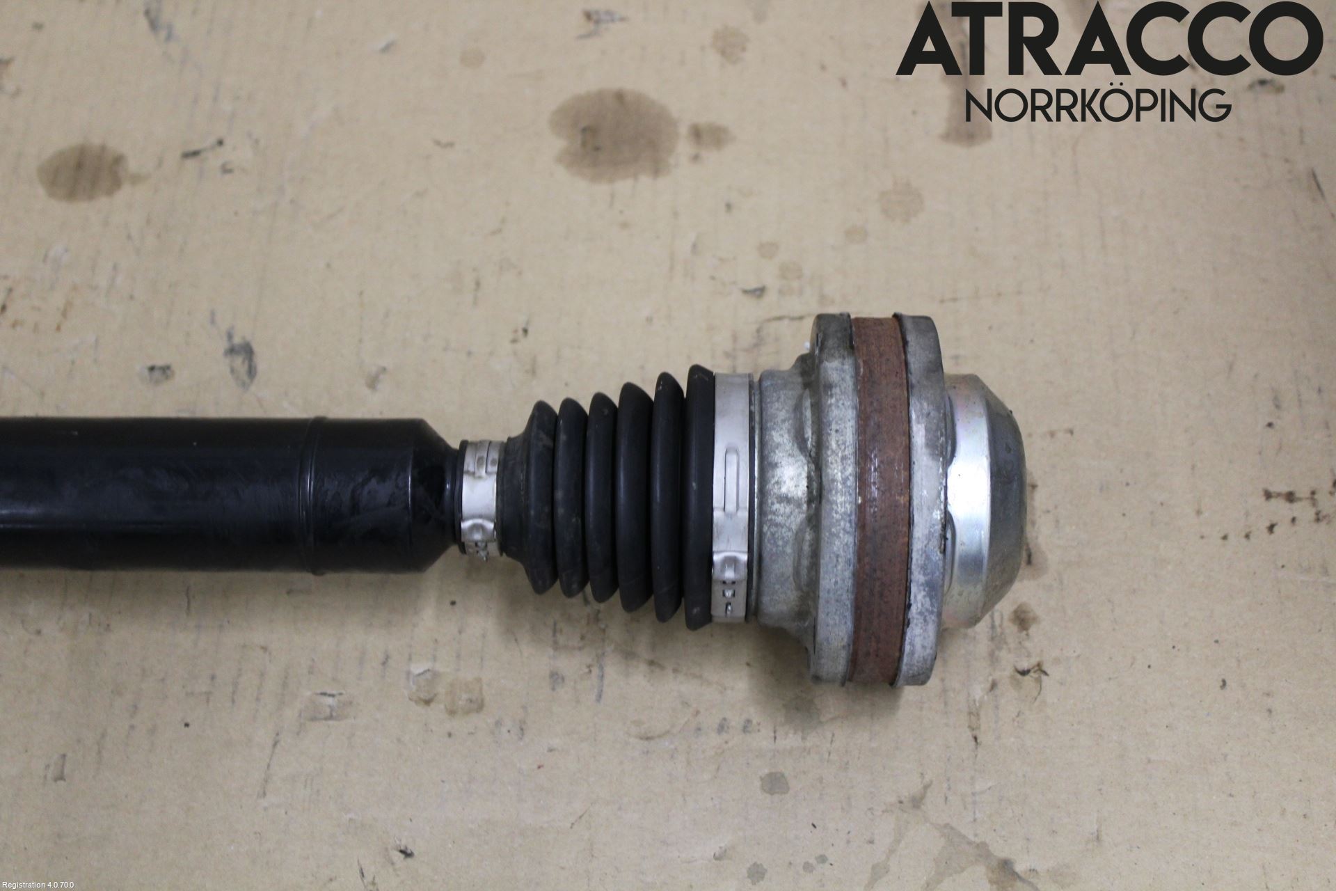 Volkswagen VW CADDY 16-20 Drivaxel Fram Höger