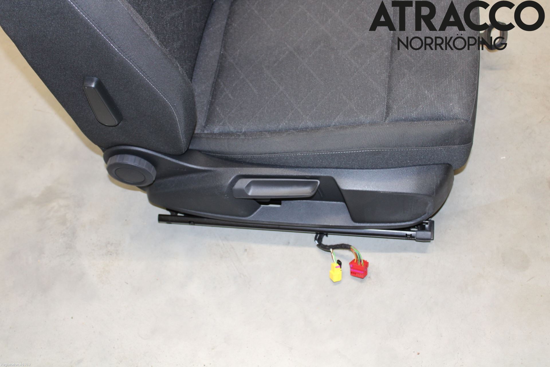 Volkswagen VW GOLF / E-GOLF VIII 20- Inredning Stol Fram Hö