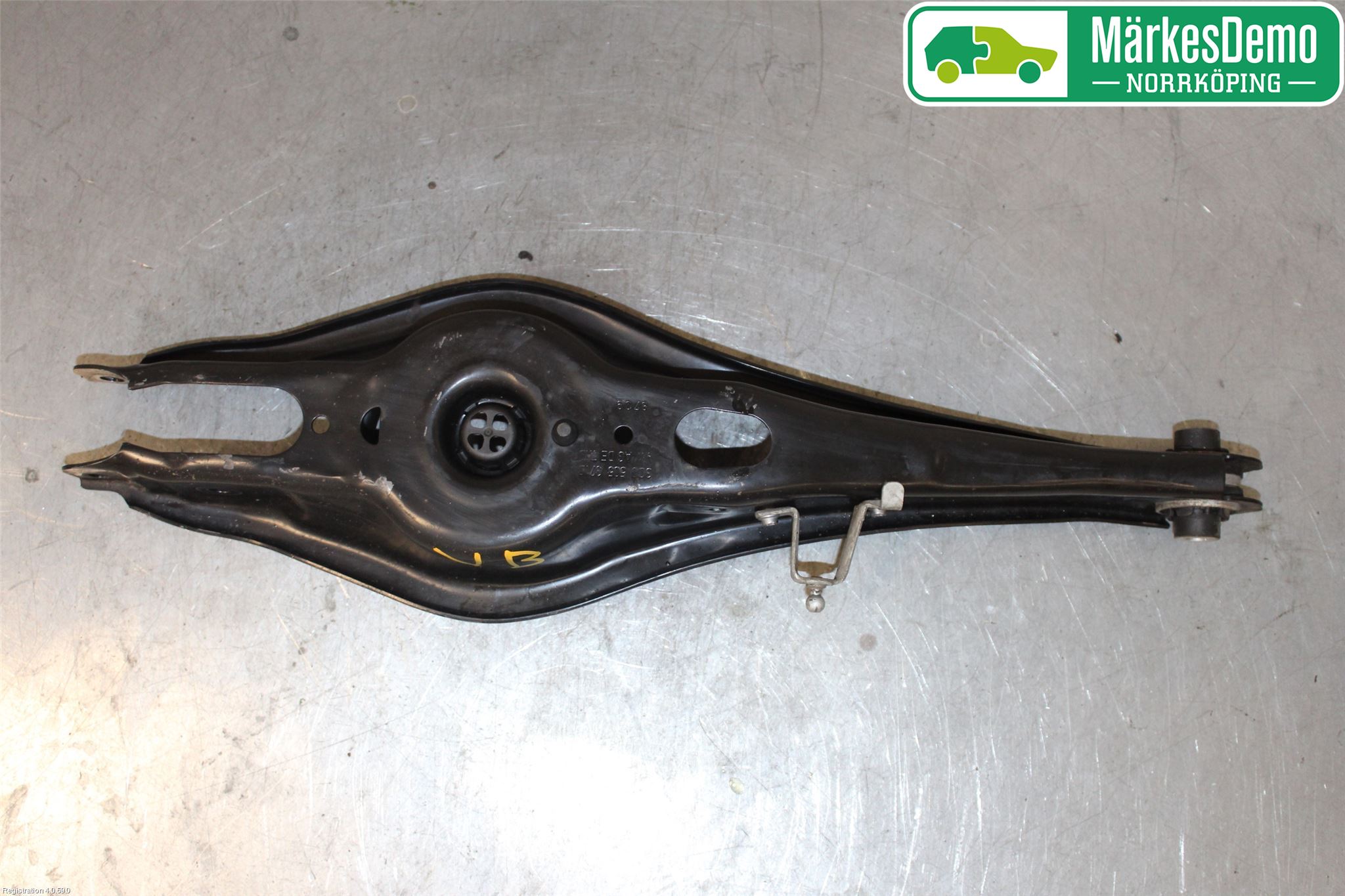 Skoda SUPERB 16-24 Bärarm Bak Vänster