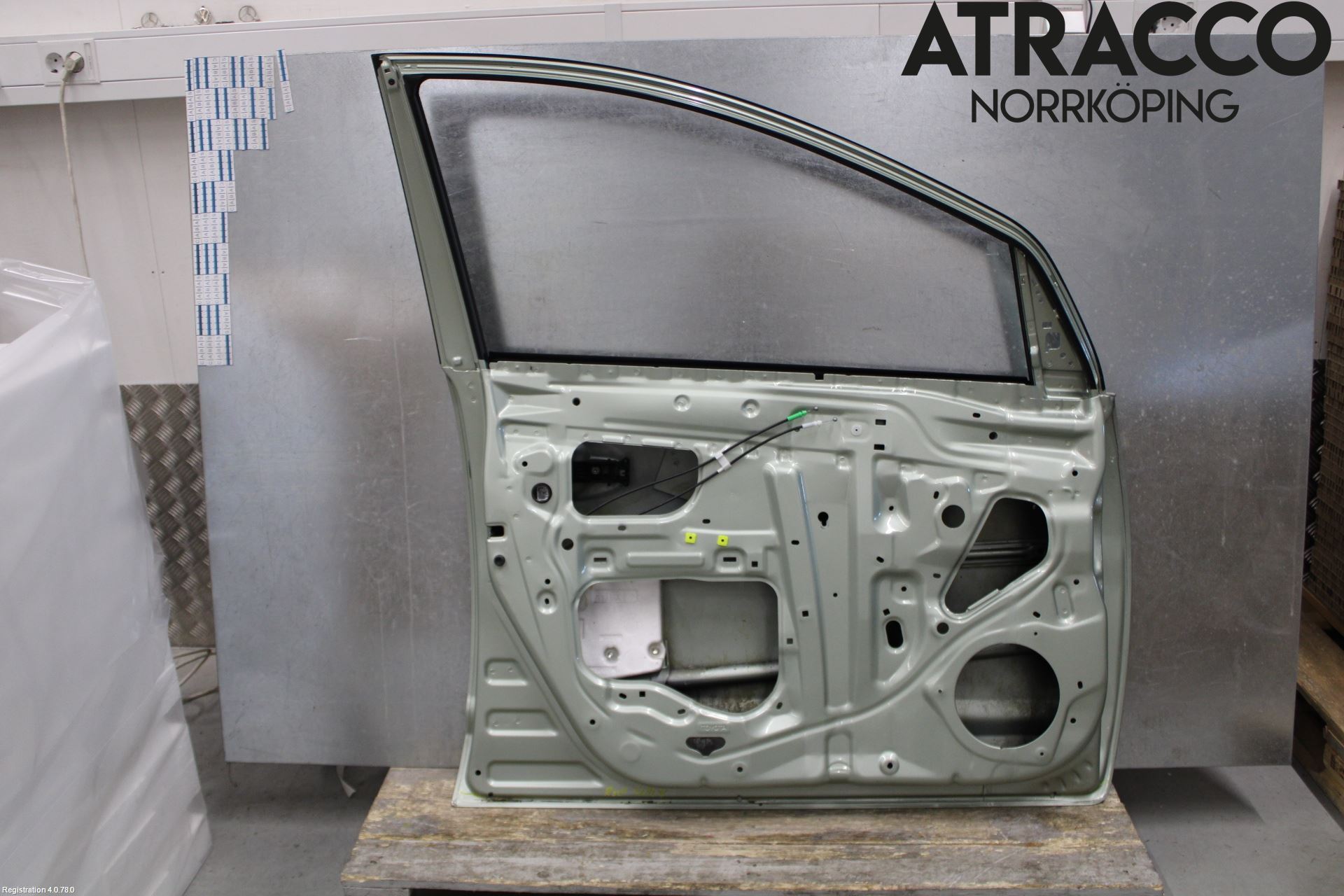 Toyota PRIUS NWH20 04-08 Dörr Fram Vänster