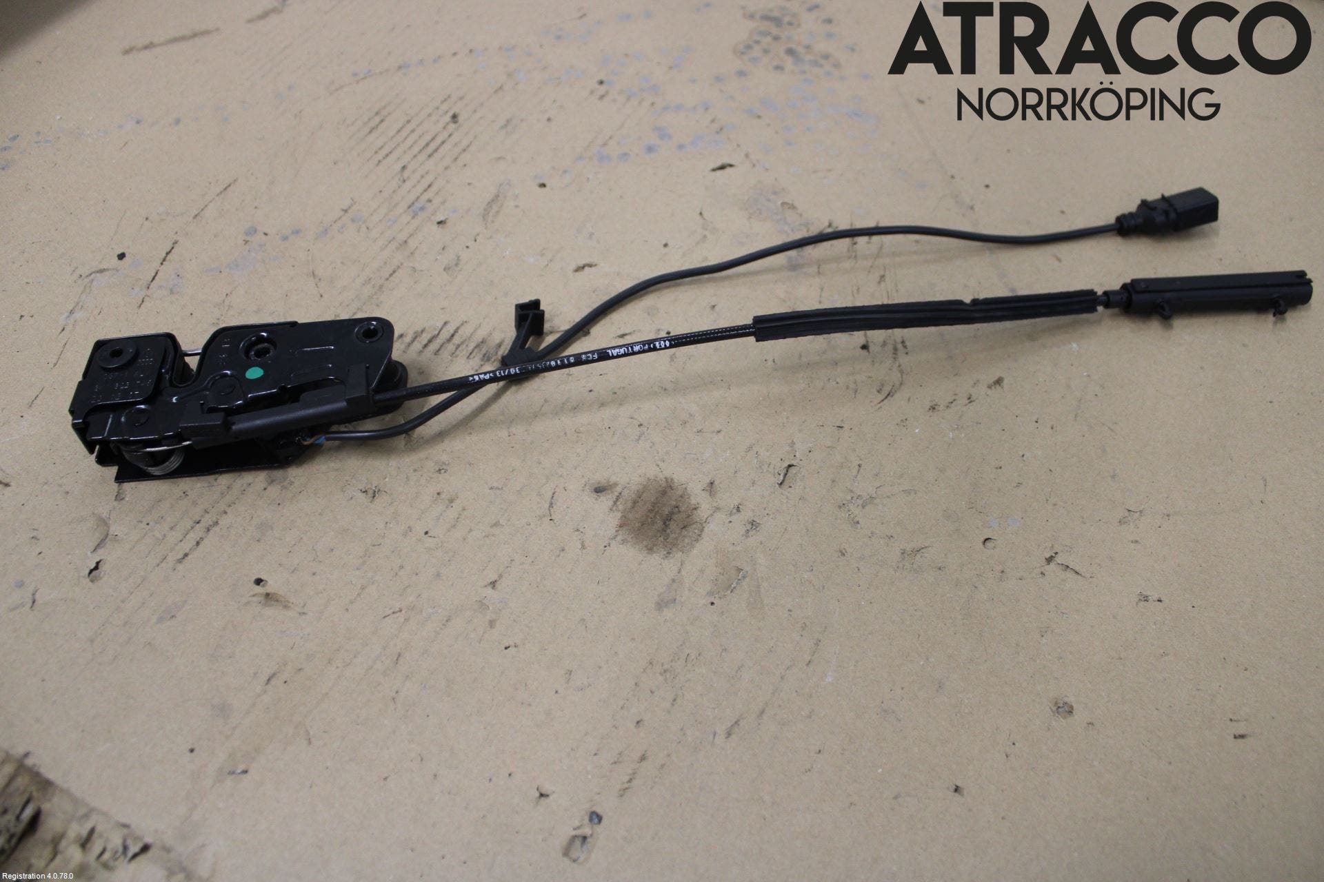 Audi A4 12-15 Huvlås