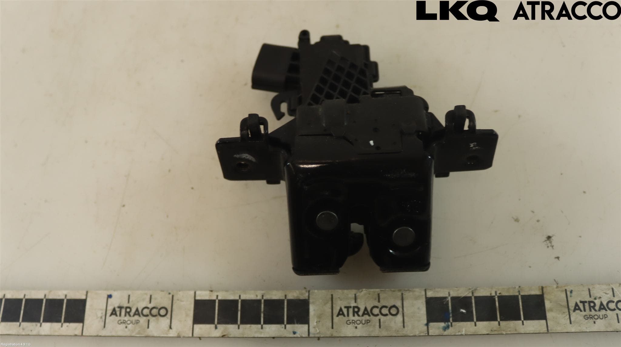 Toyota YARIS XP130 12-14 Låskista Baklucka