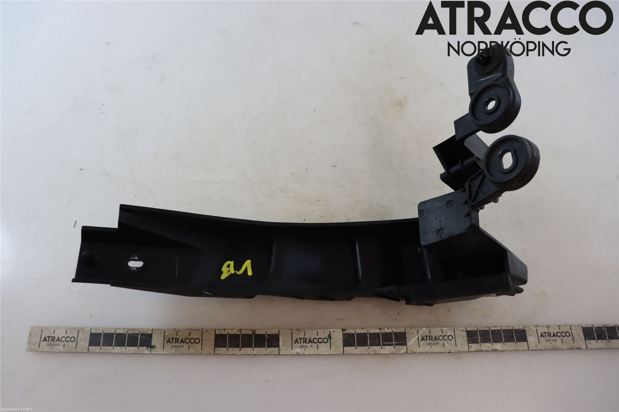 Jaguar F-PACE Stötfångarfäste Bak Vä