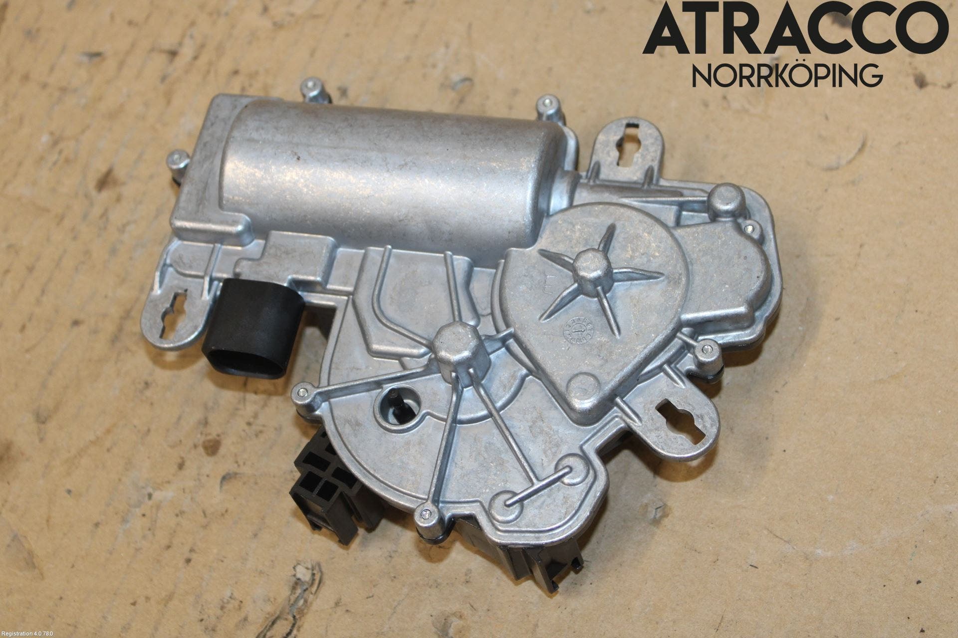 Volkswagen VW PASSAT 15-19 Bakluckeöppnare Automatisk